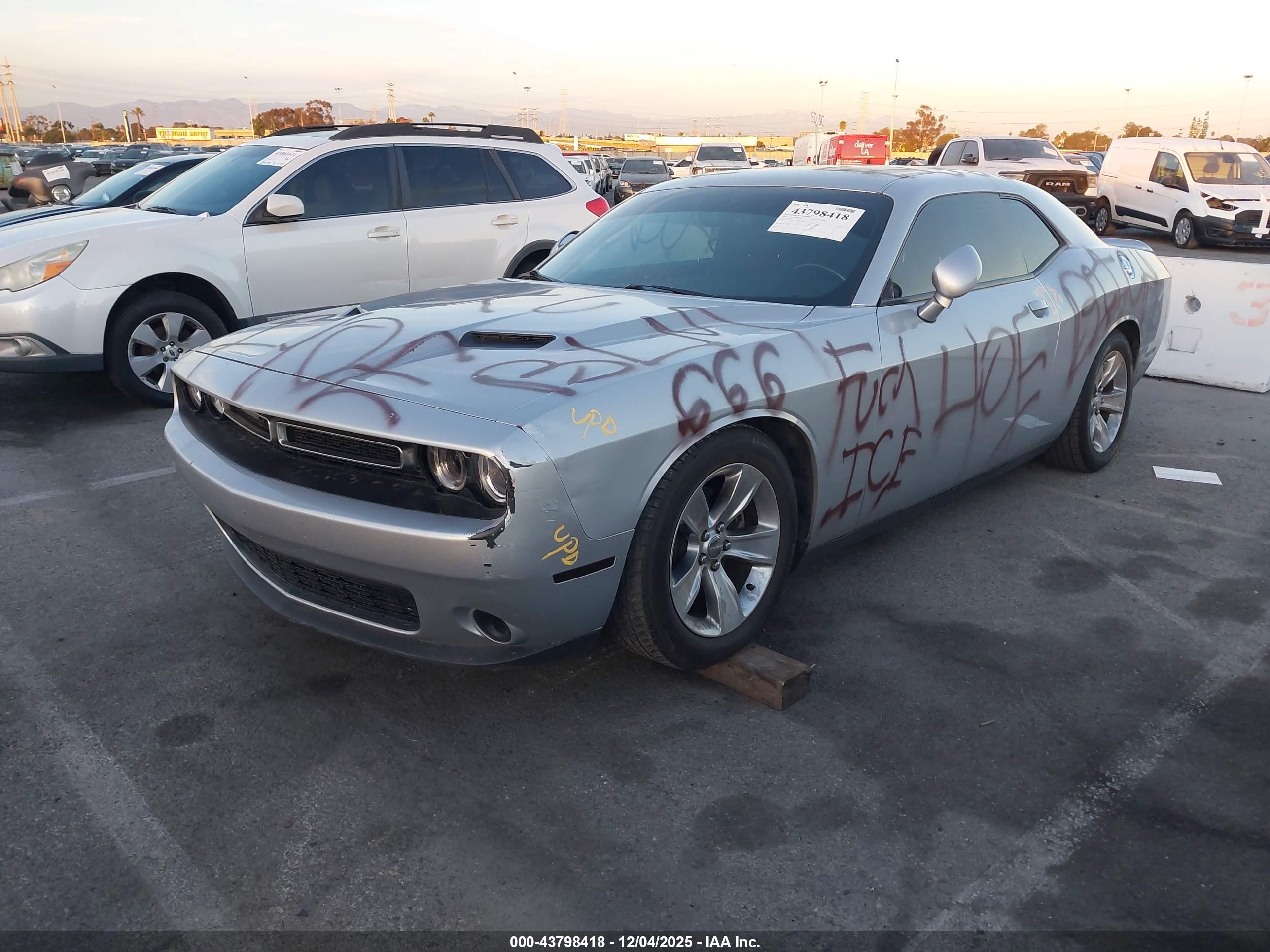 DODGE CHALLENGER image 2