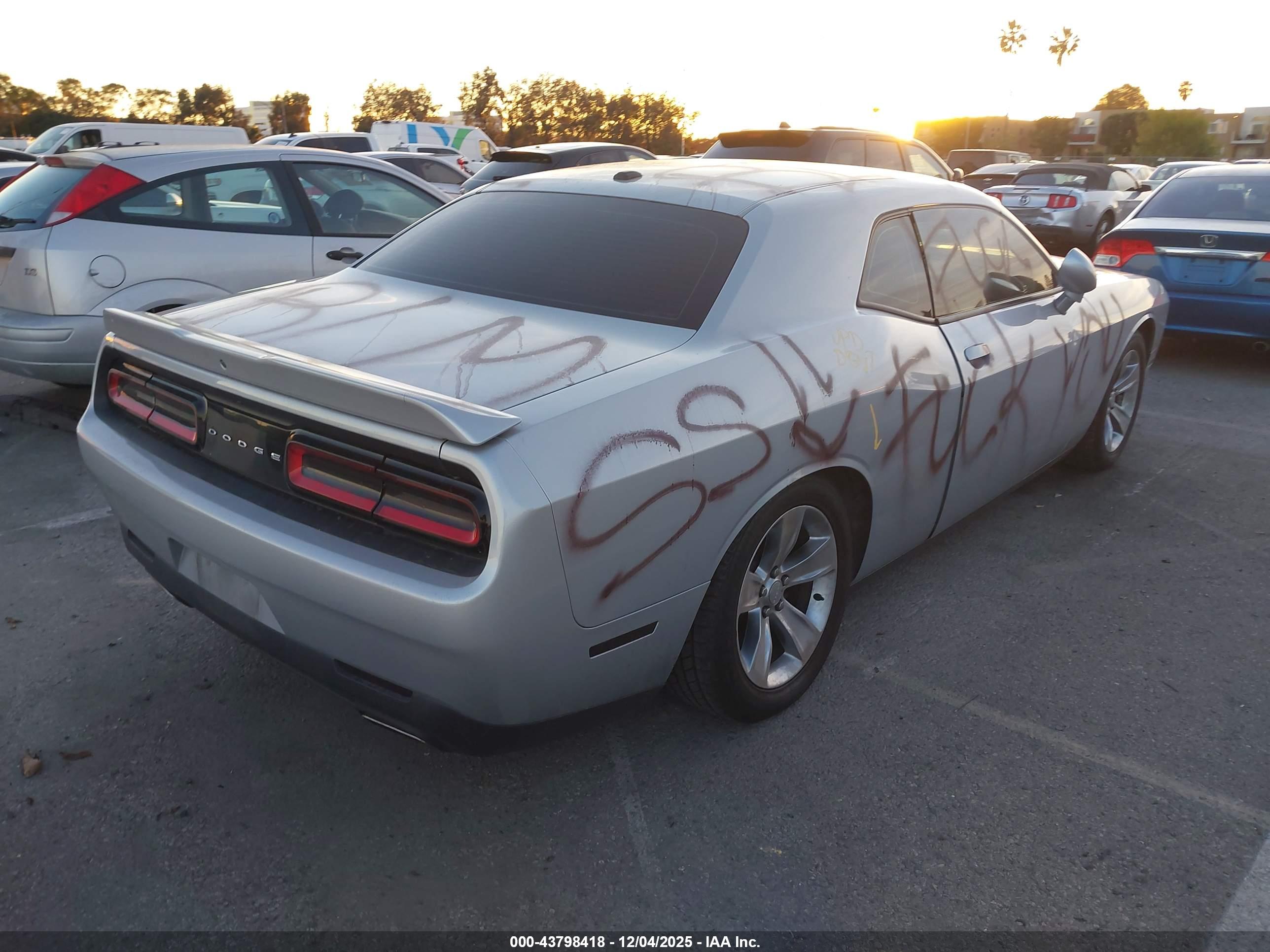 DODGE CHALLENGER image 4