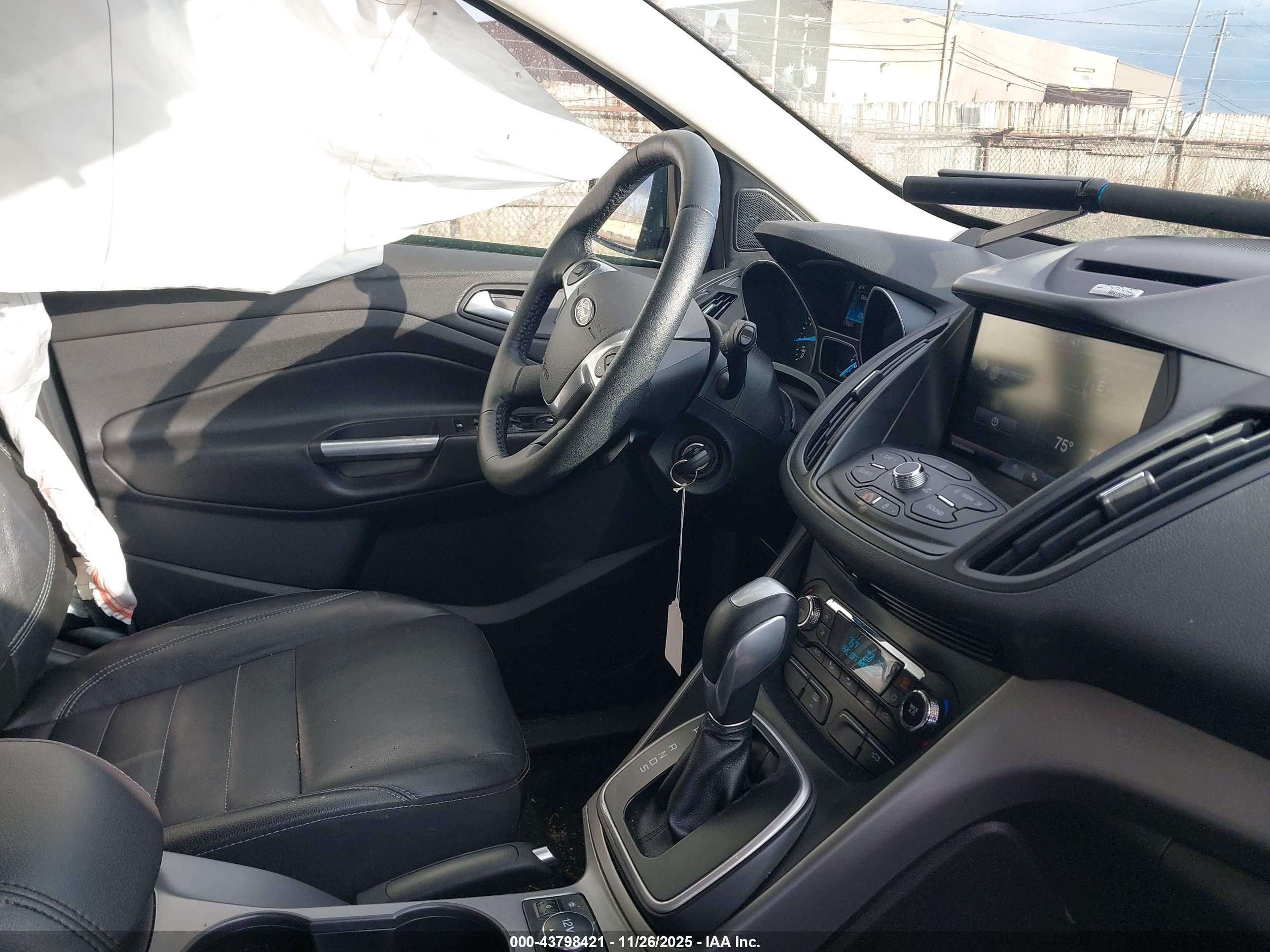 FORD ESCAPE image 5