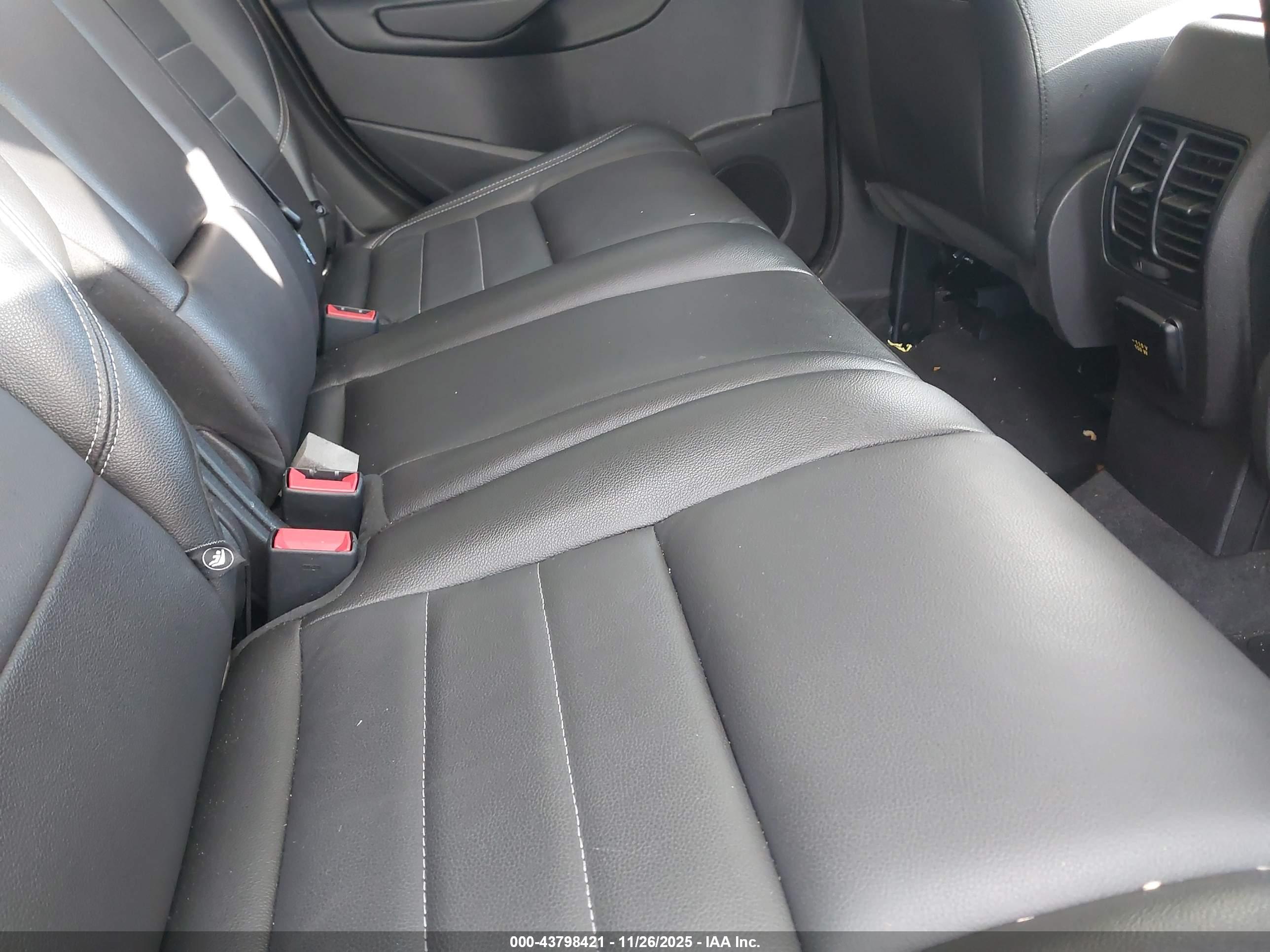 FORD ESCAPE image 8