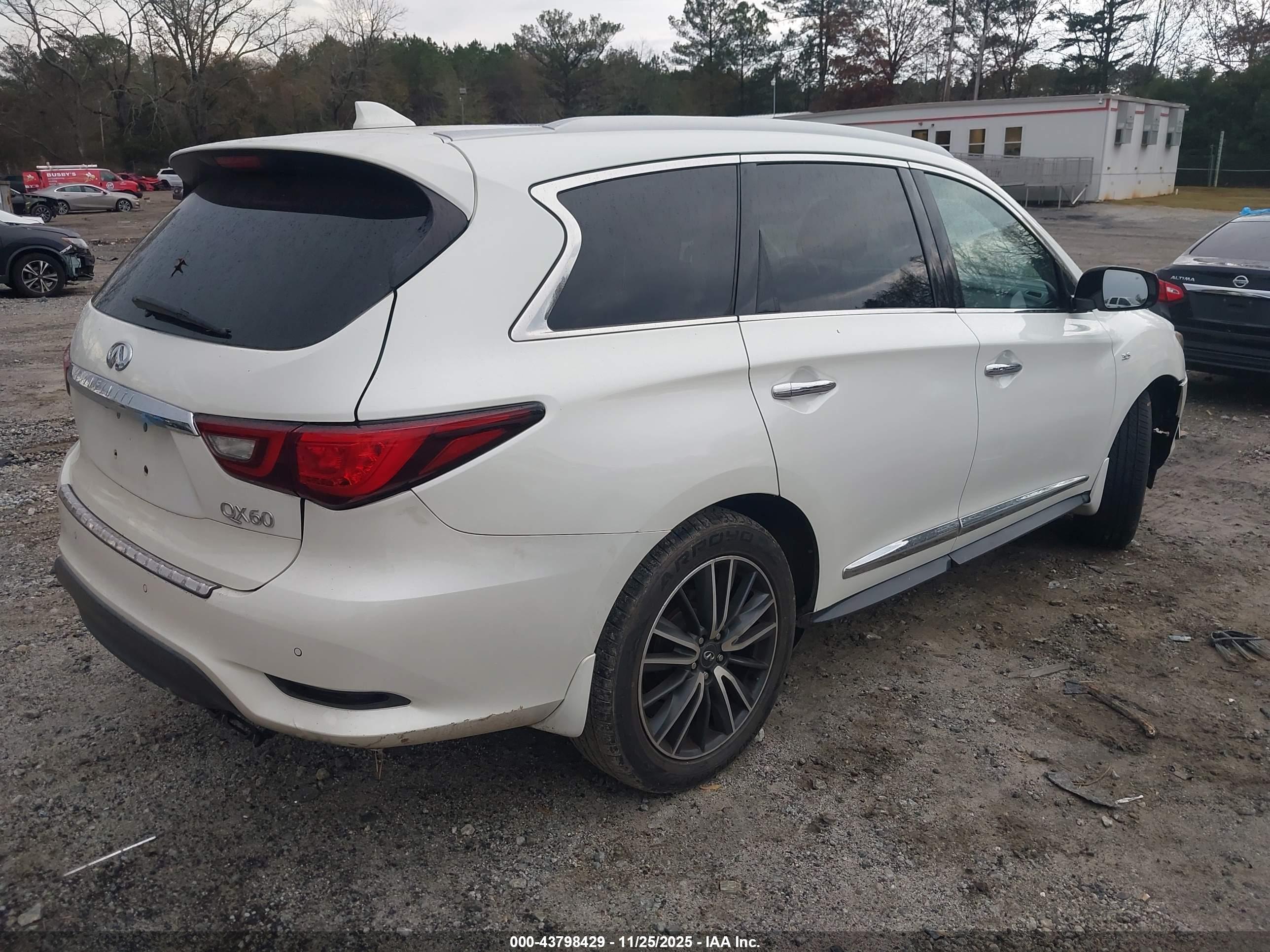 INFINITI QX60 image 4