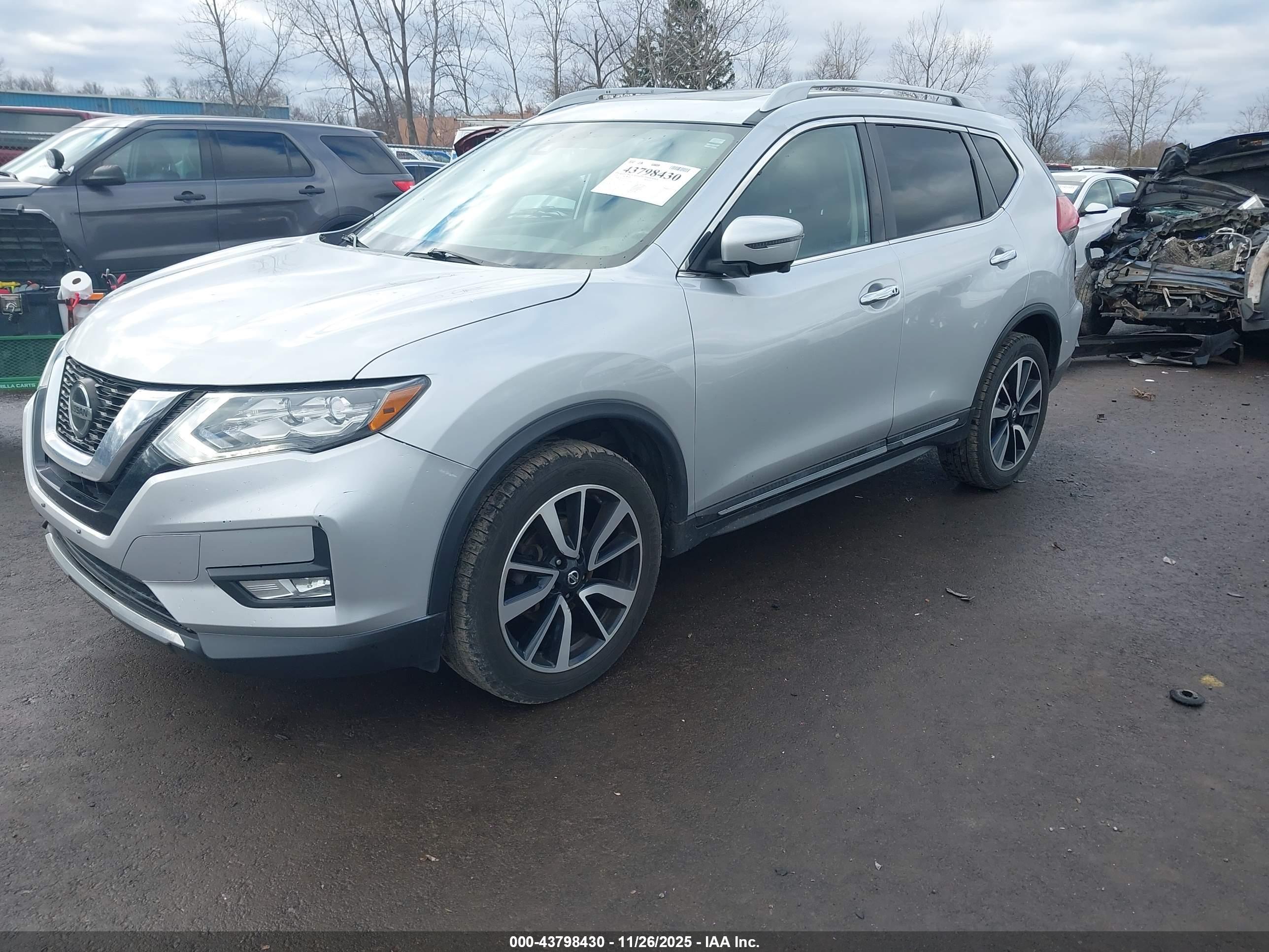 NISSAN ROGUE image 2