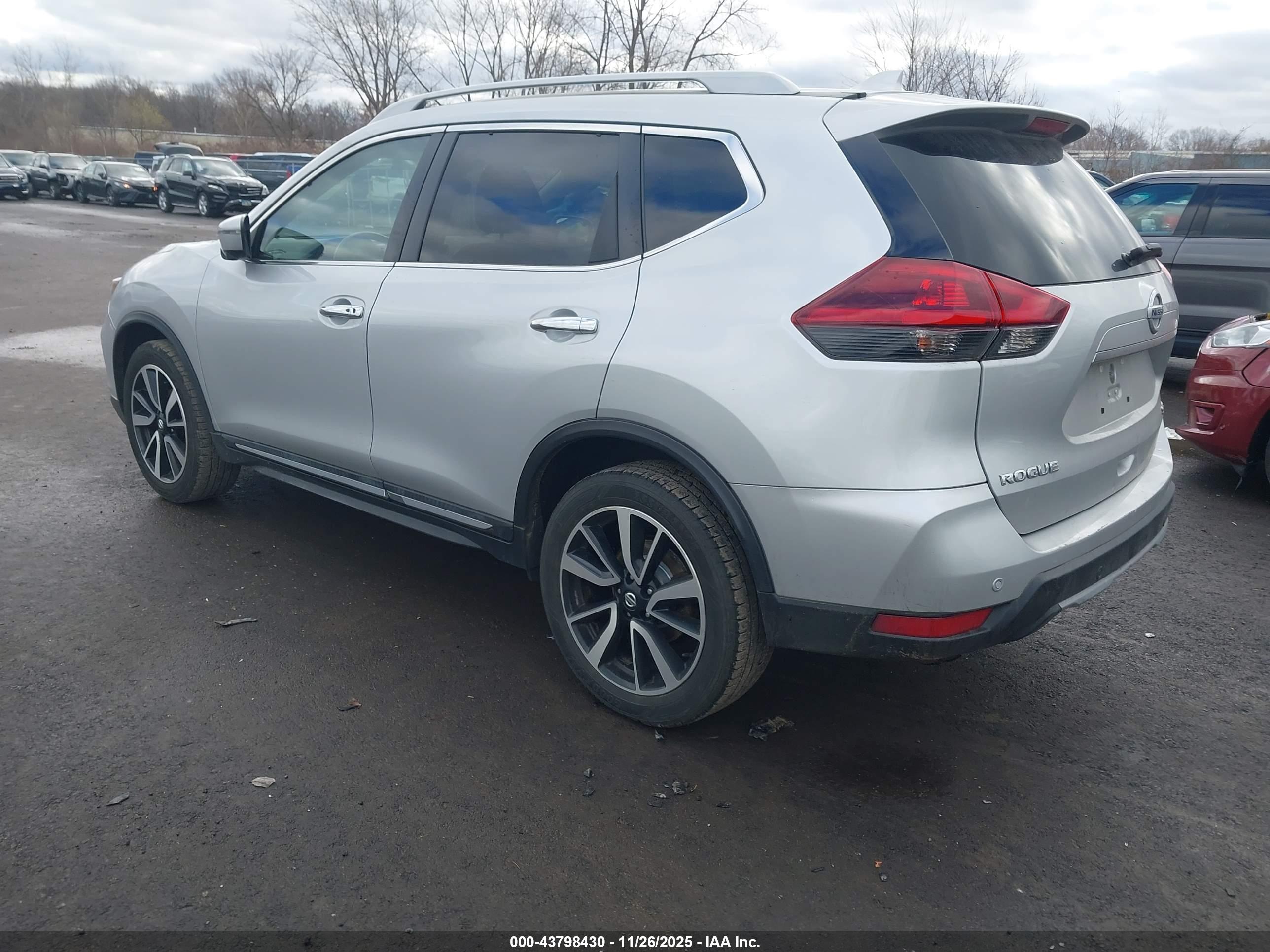 NISSAN ROGUE image 3