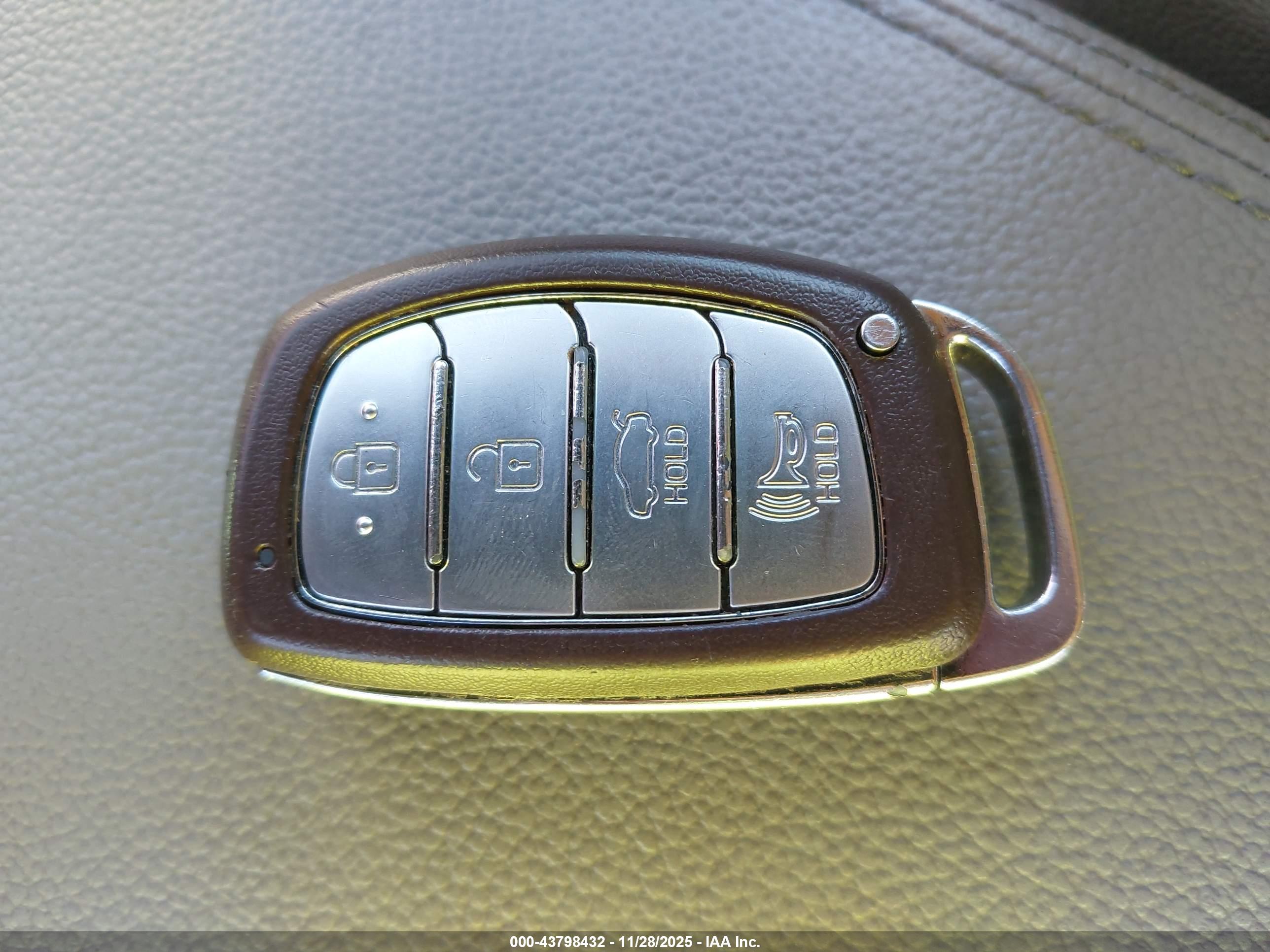HYUNDAI ELANTRA image 11
