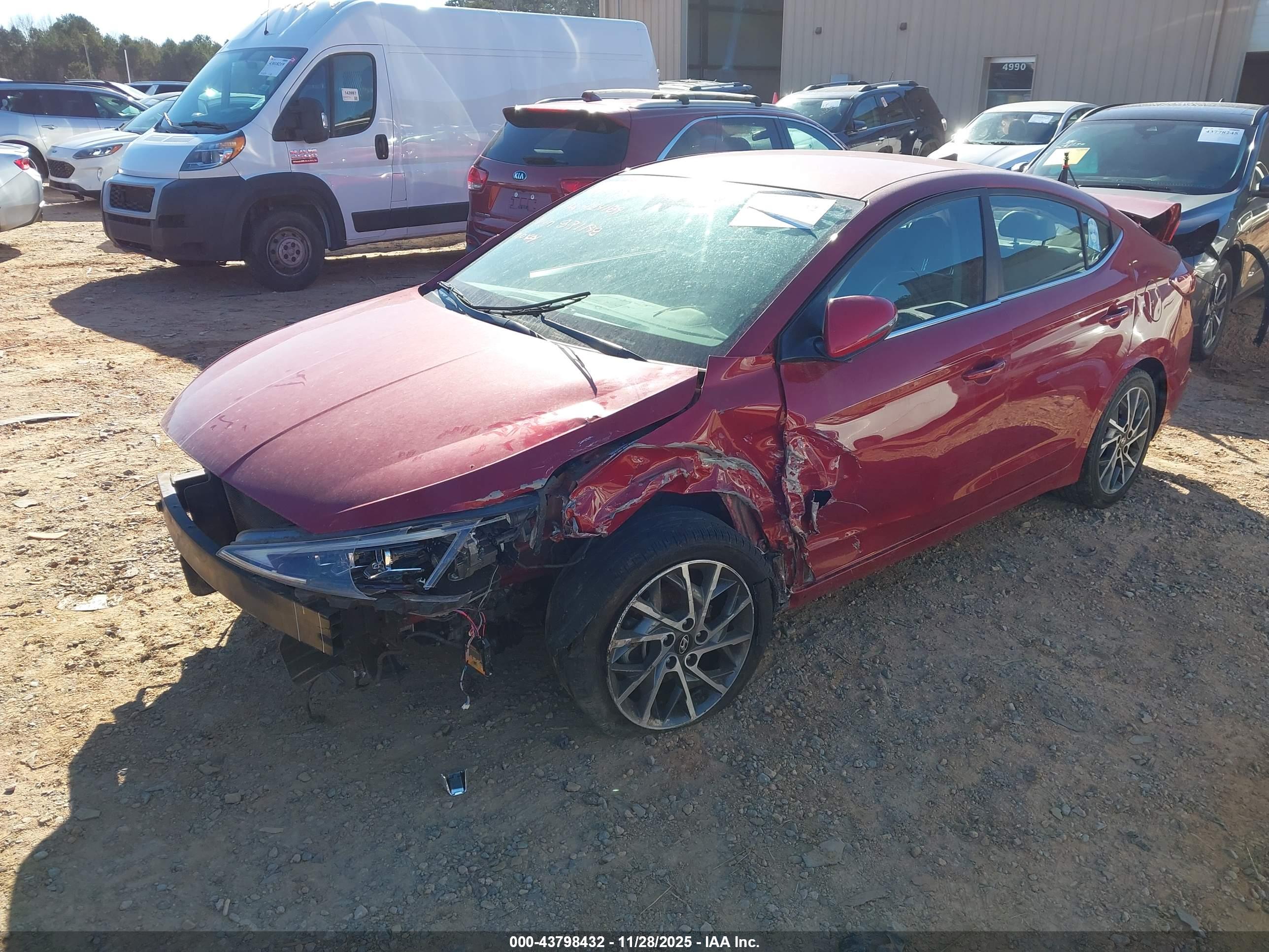 HYUNDAI ELANTRA image 2