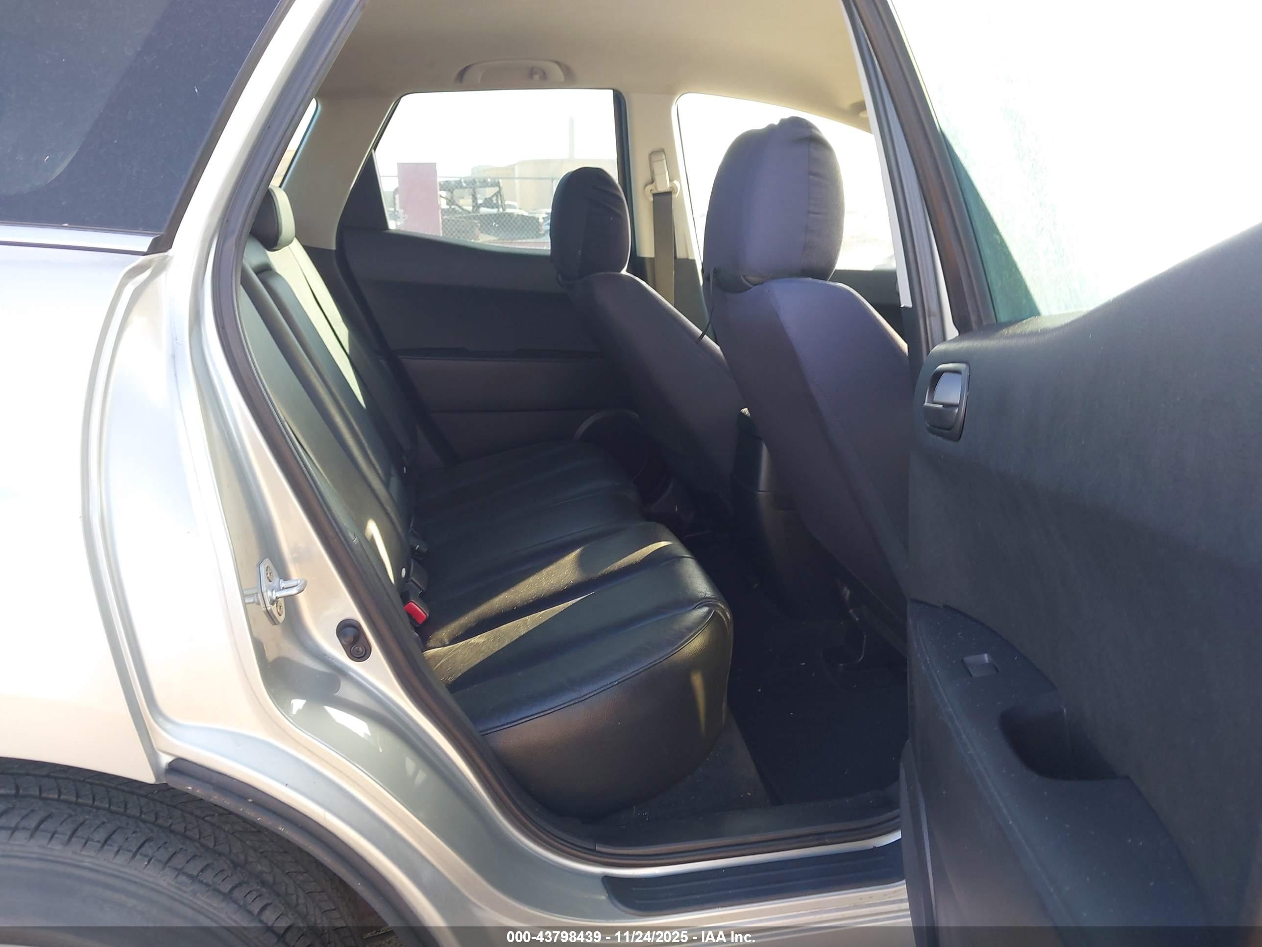 MAZDA CX-7 image 8