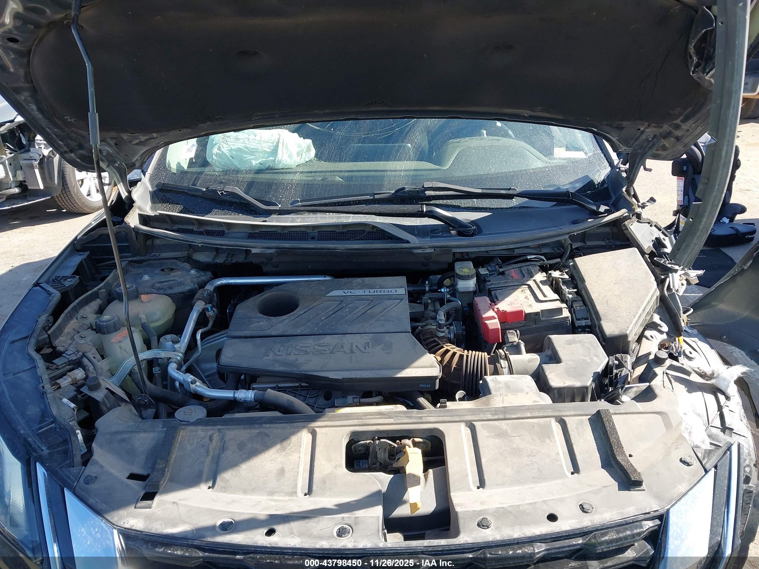 NISSAN ROGUE image 10