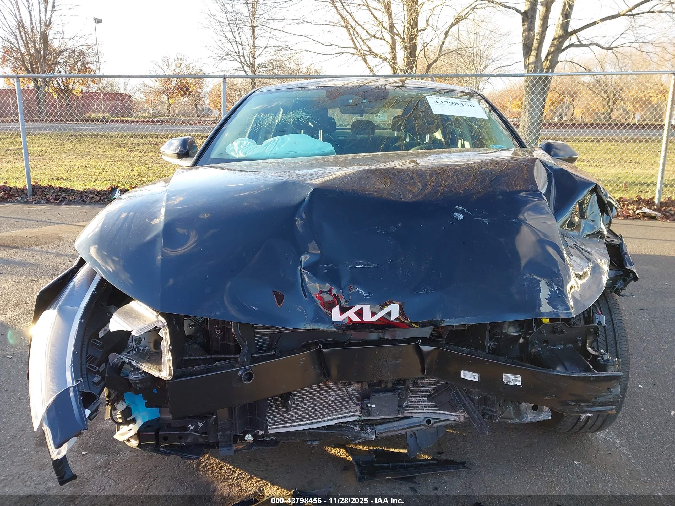 KIA K4 image 6
