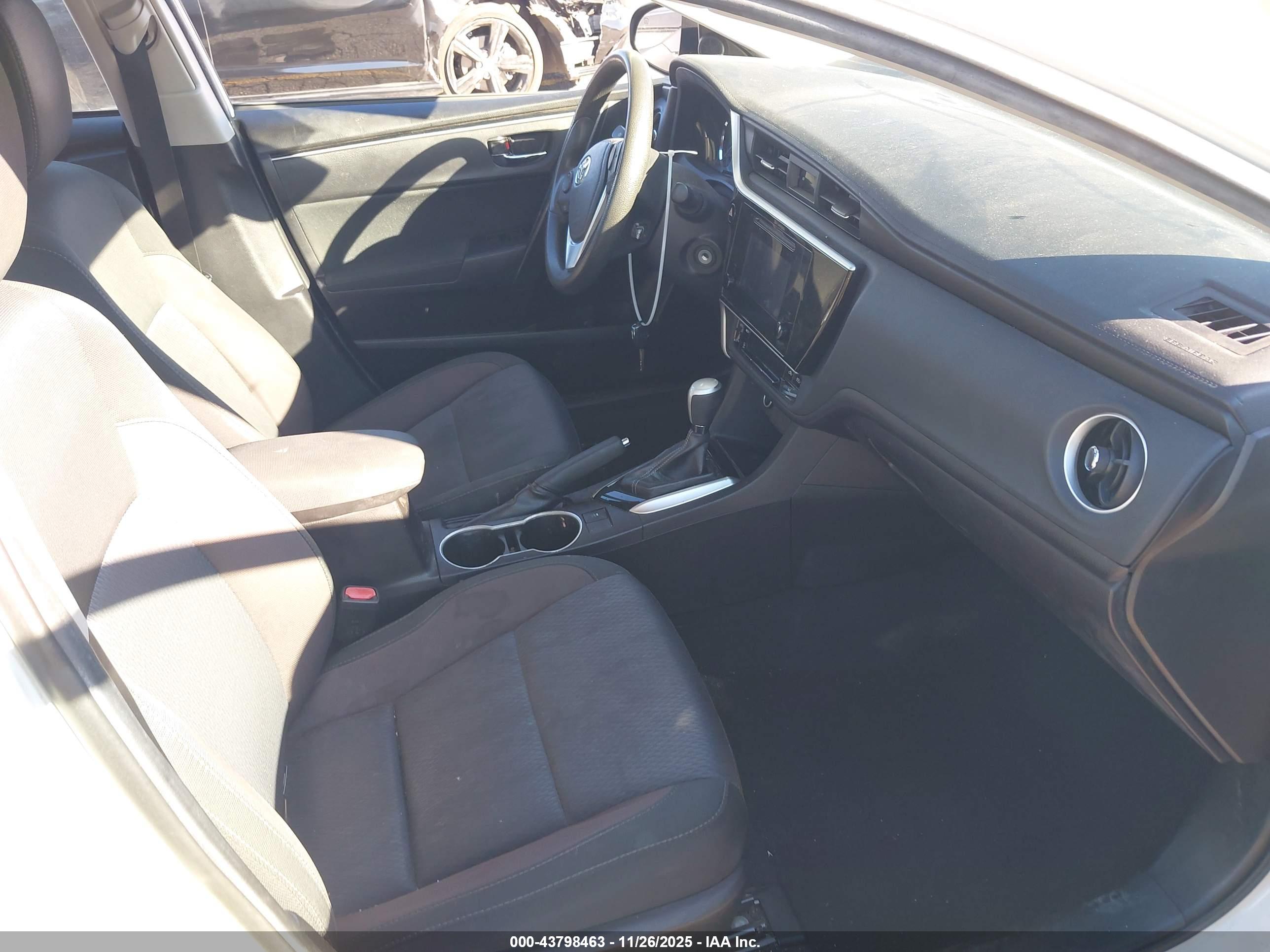 TOYOTA COROLLA image 5