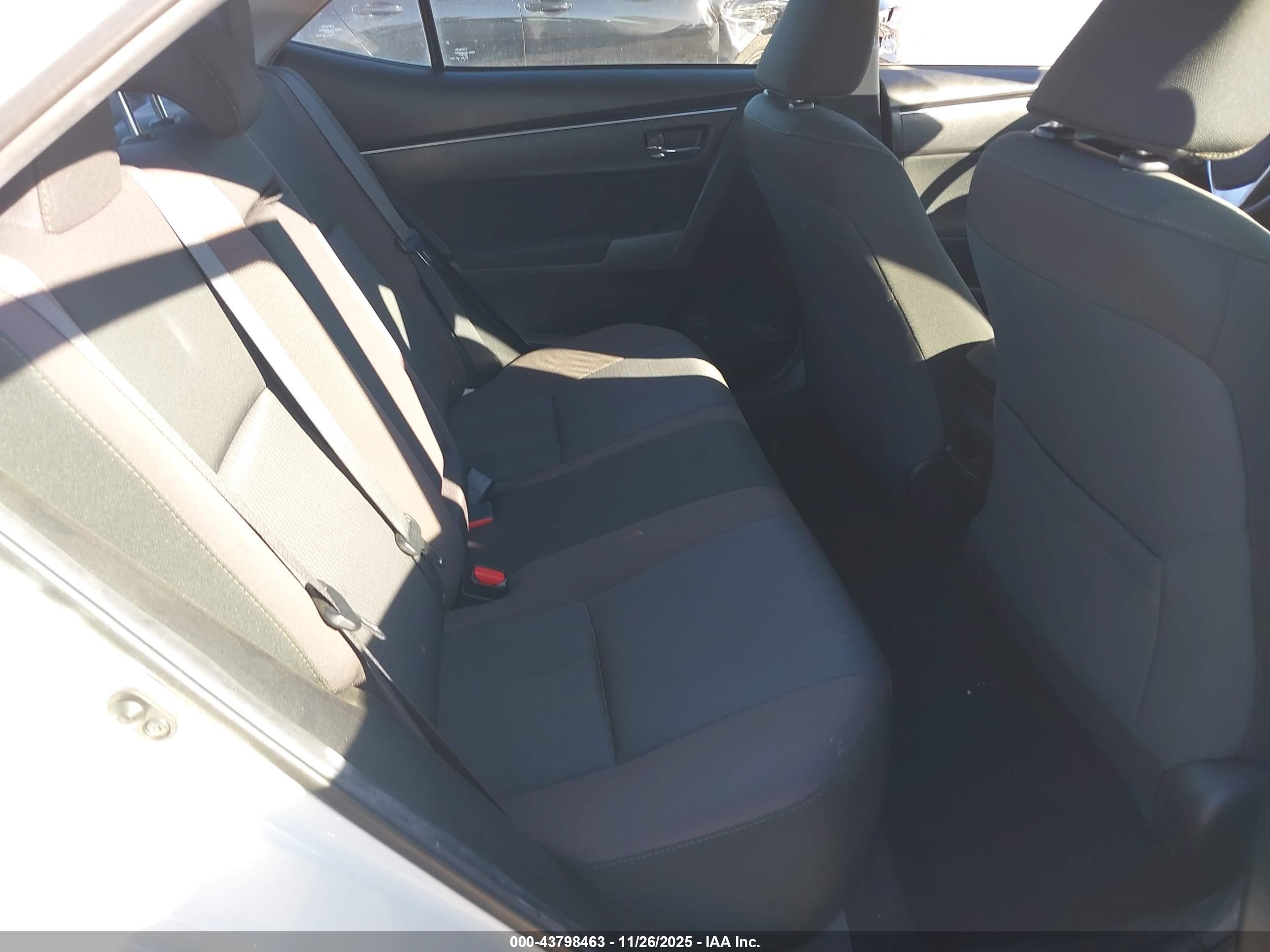 TOYOTA COROLLA image 8