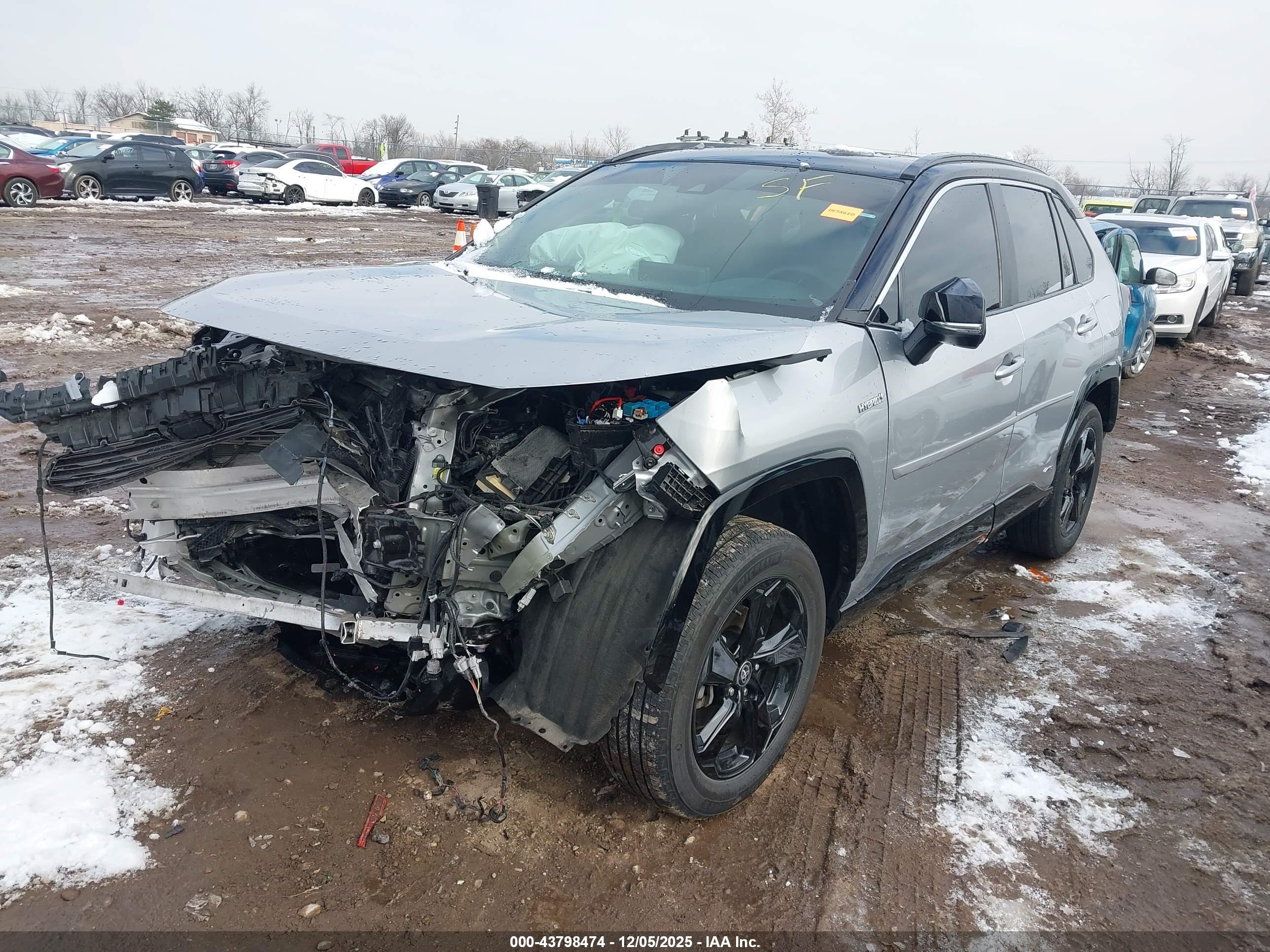 TOYOTA RAV4 image 2
