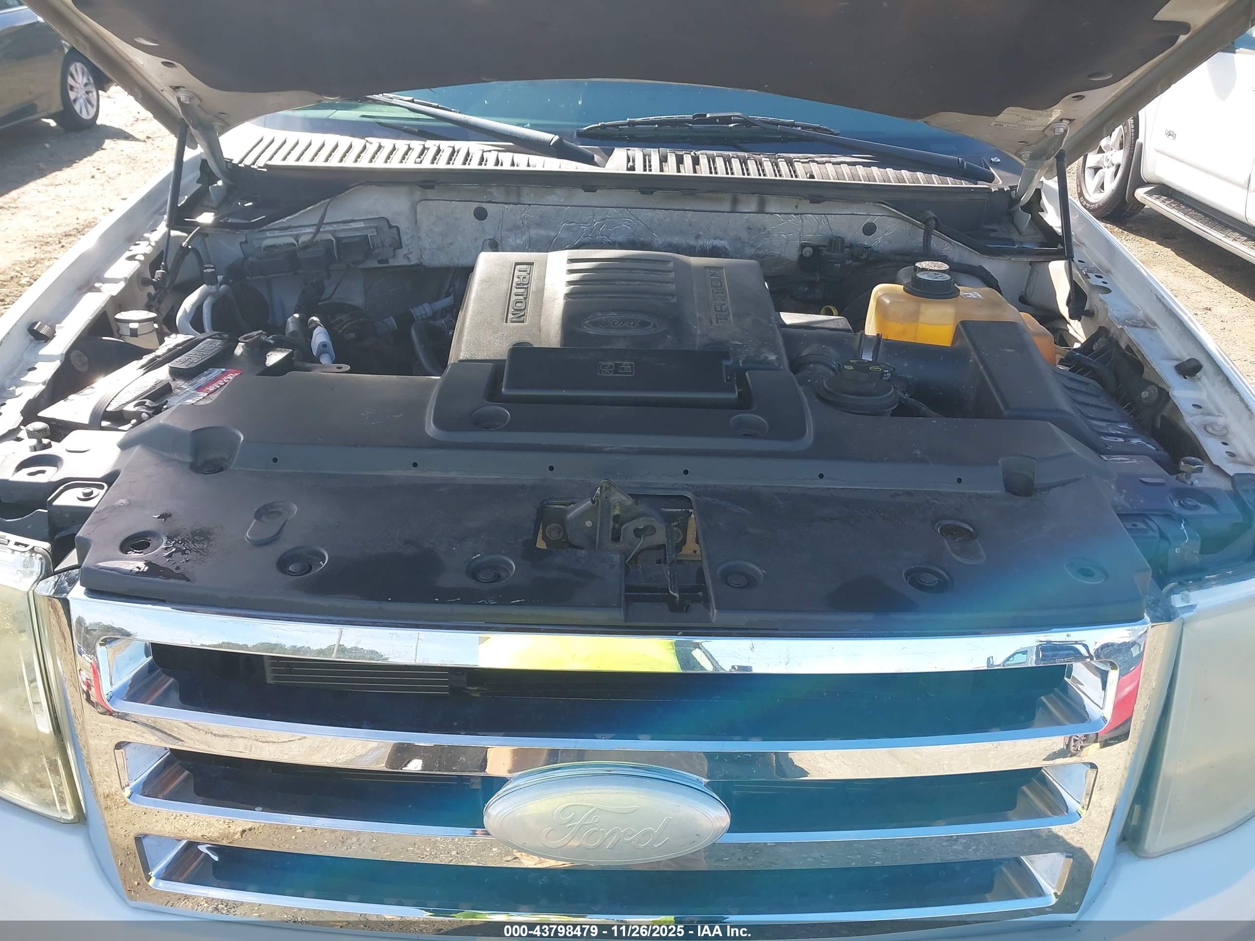 FORD EXPEDITION image 10