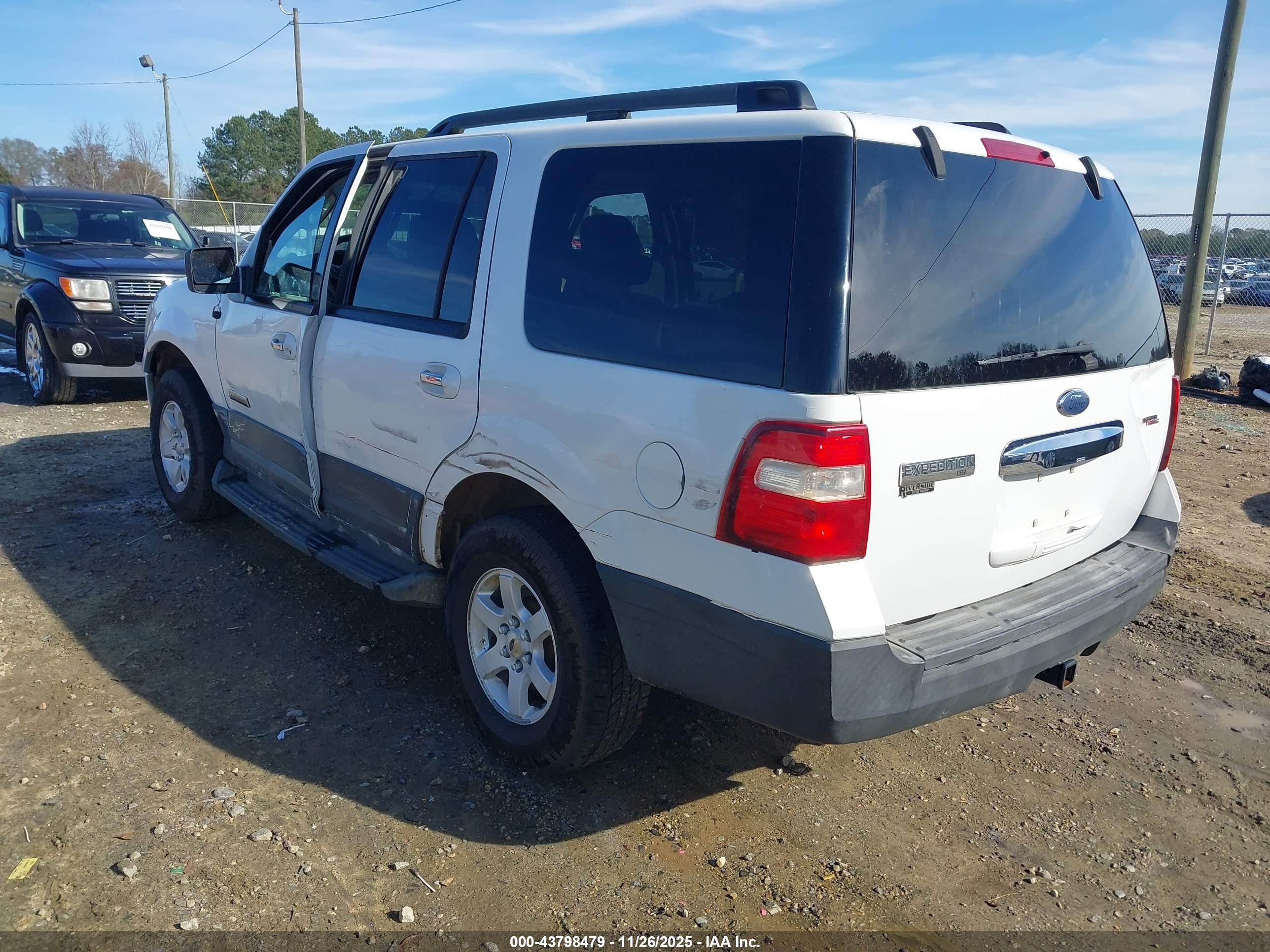 FORD EXPEDITION image 3