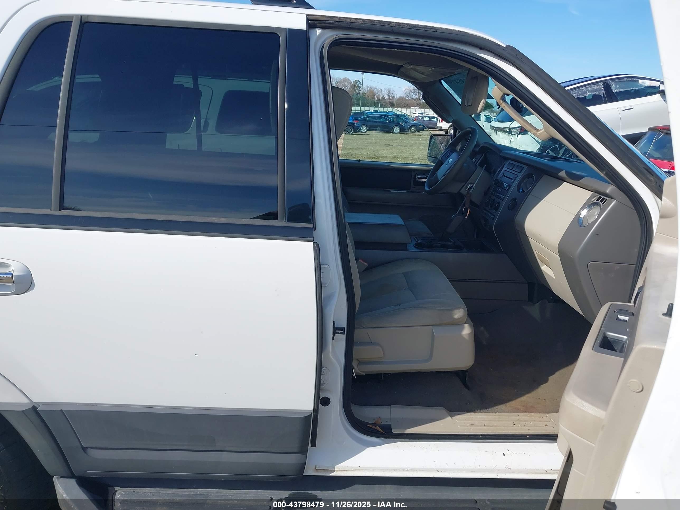 FORD EXPEDITION image 5