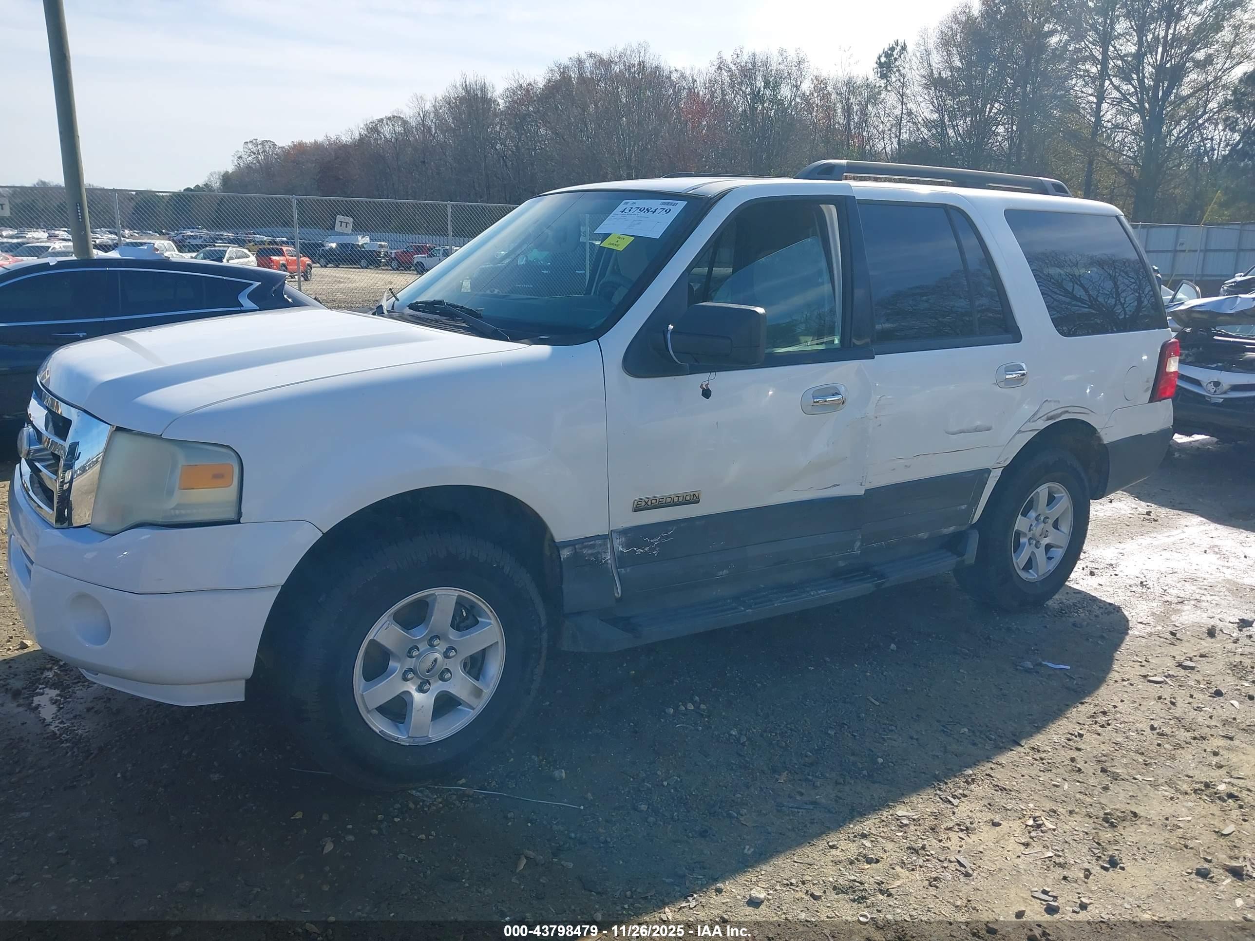 FORD EXPEDITION image 6