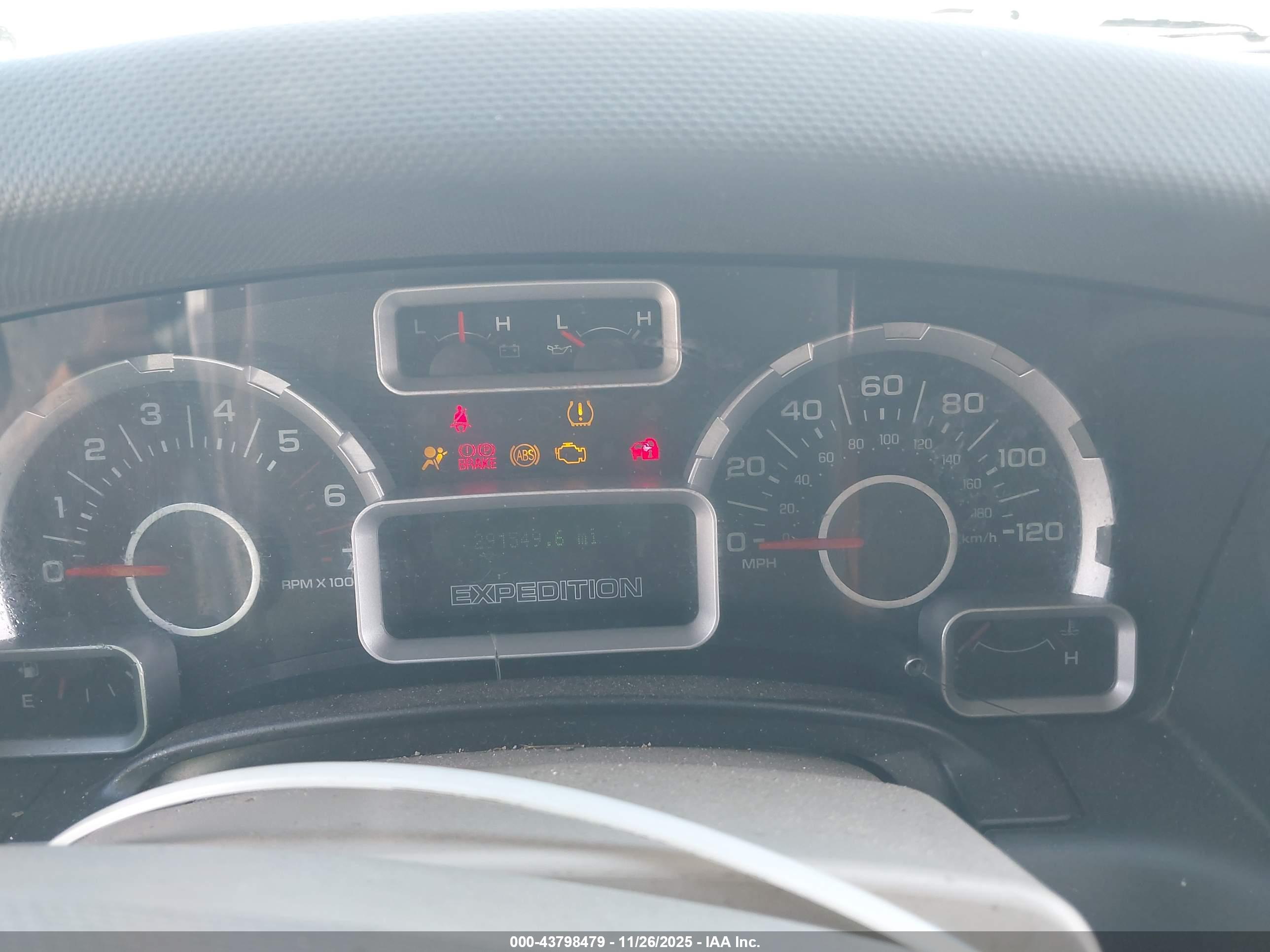 FORD EXPEDITION image 7