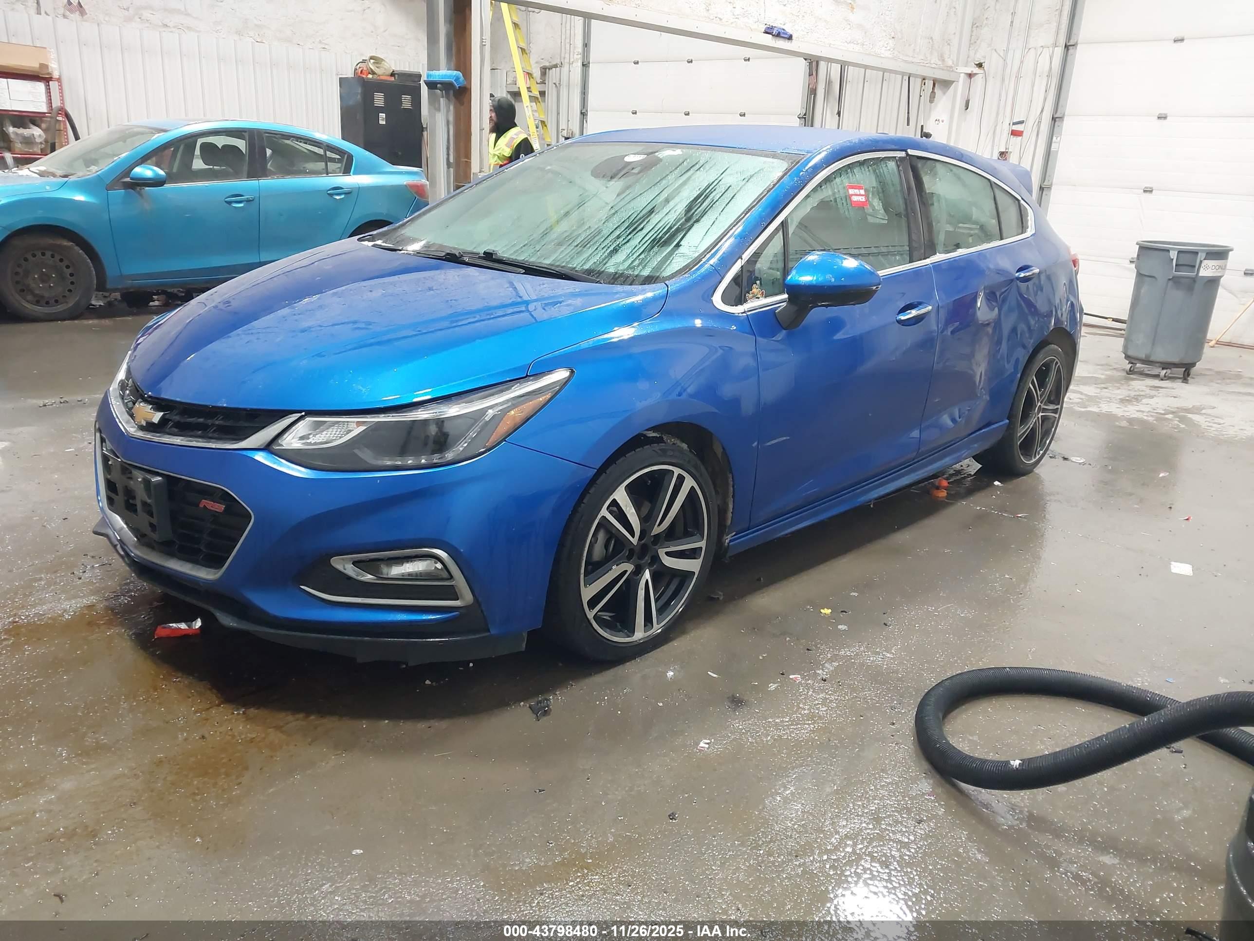 CHEVROLET CRUZE image 2