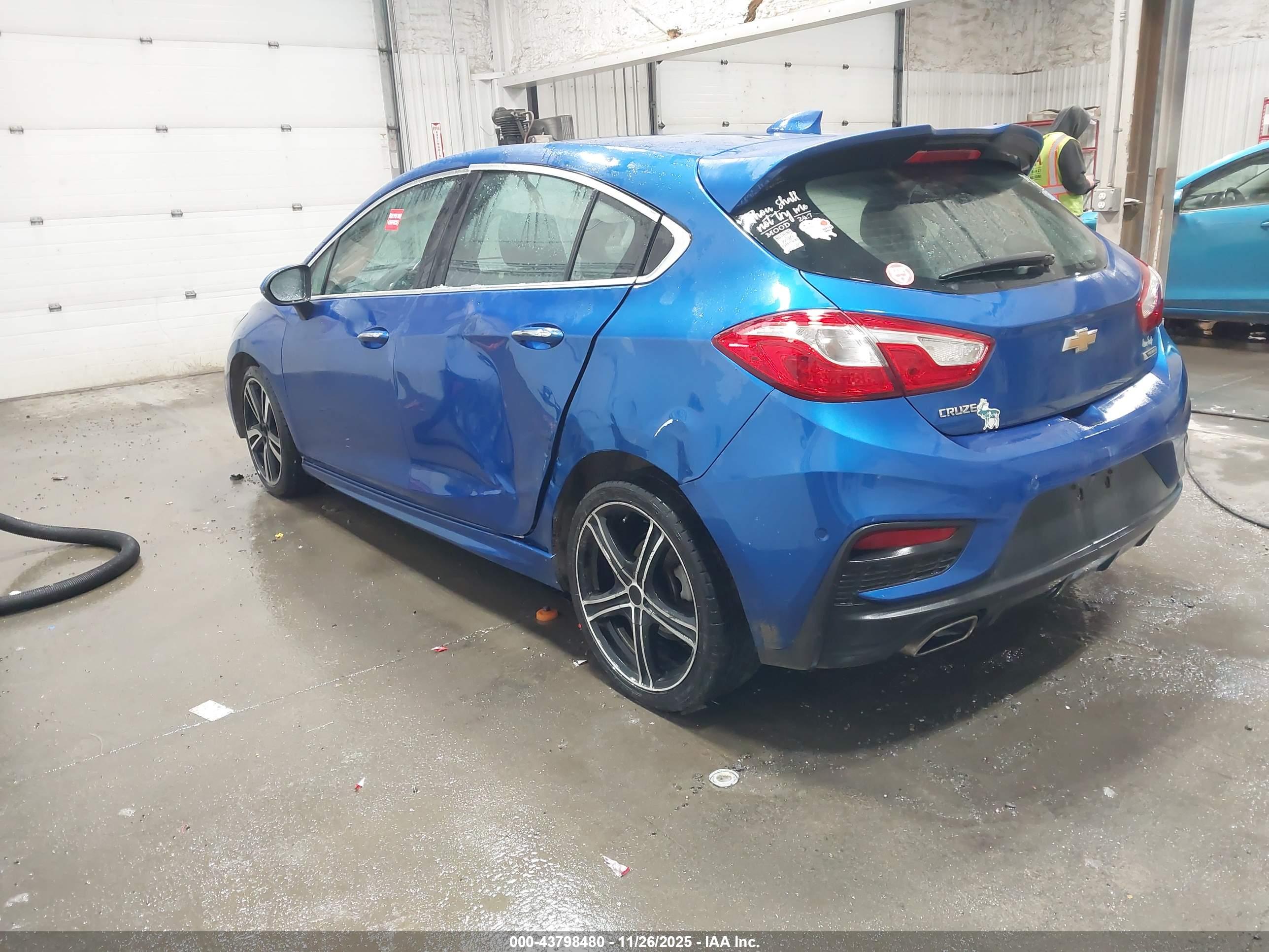 CHEVROLET CRUZE image 3