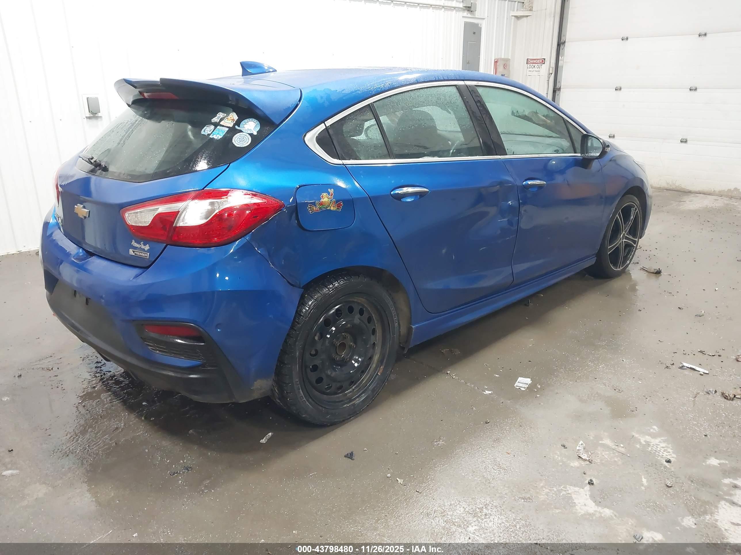 CHEVROLET CRUZE image 4