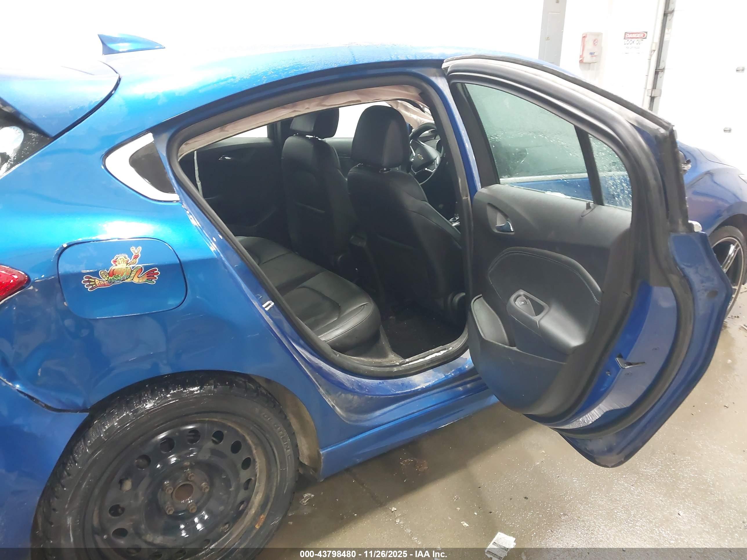 CHEVROLET CRUZE image 8