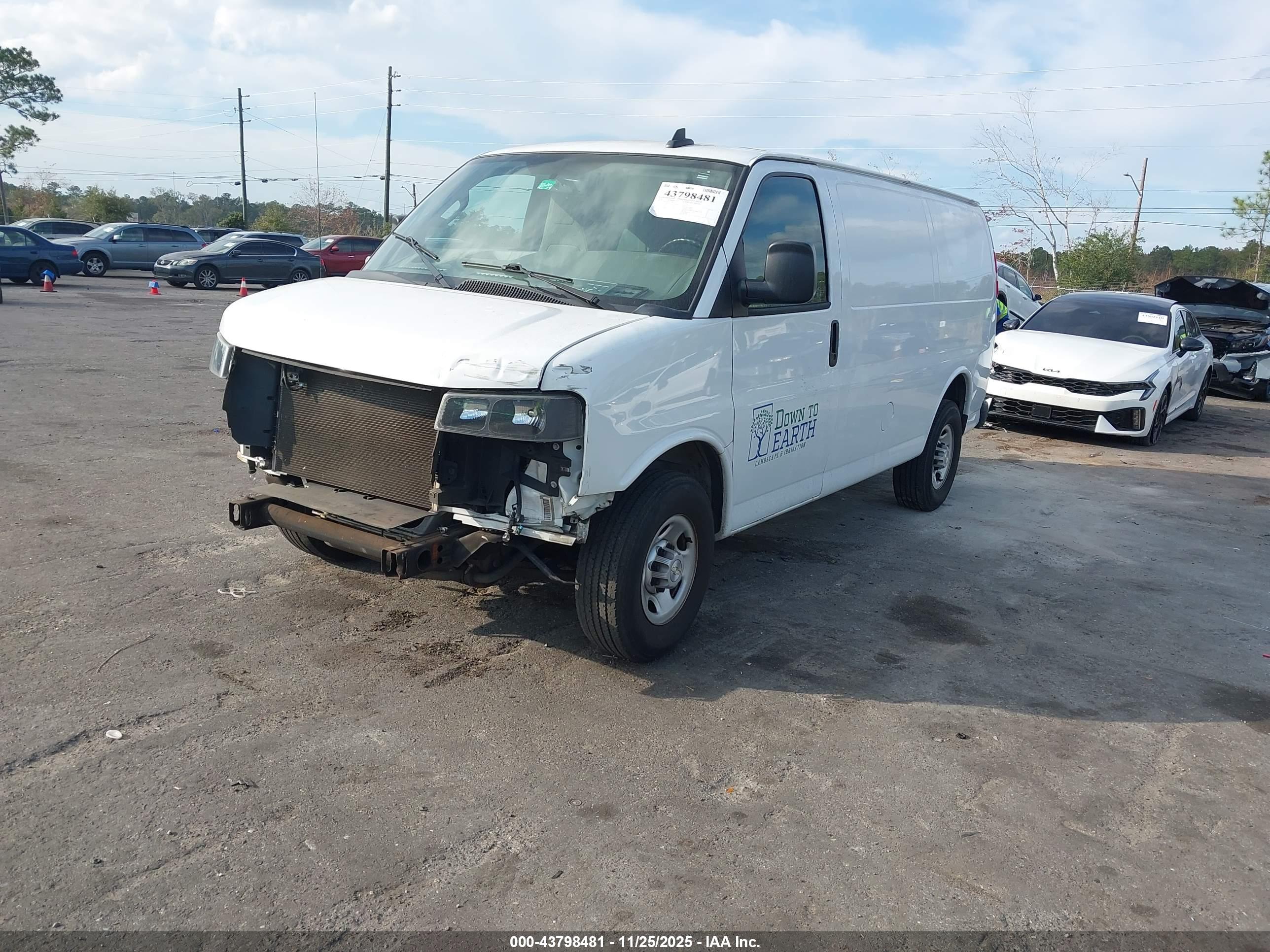CHEVROLET EXPRESS image 2