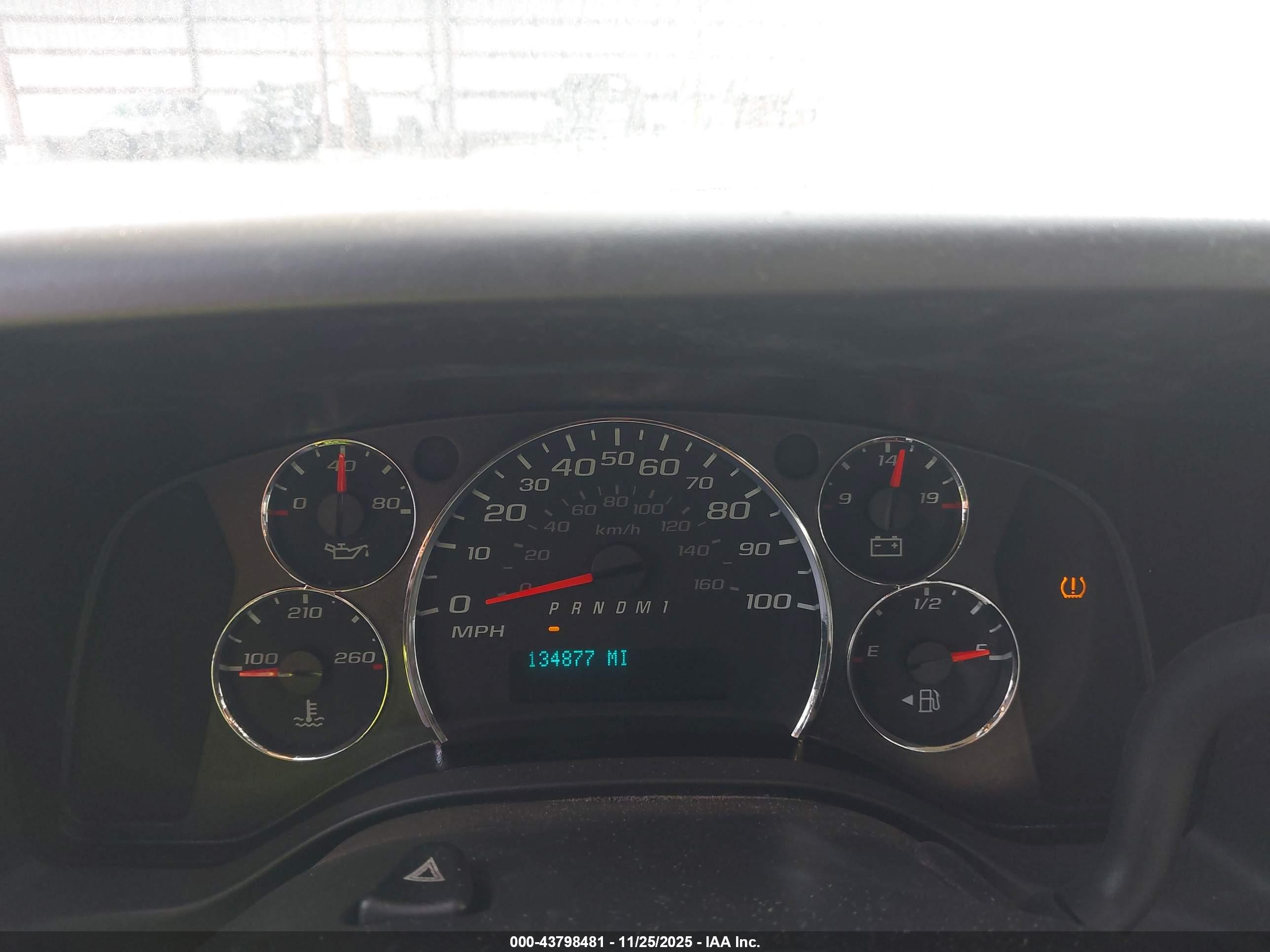 CHEVROLET EXPRESS image 7
