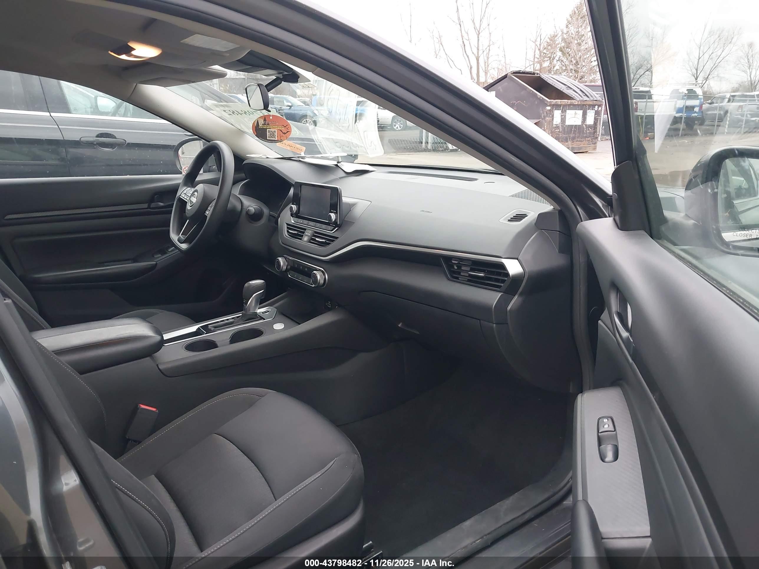 NISSAN ALTIMA image 5