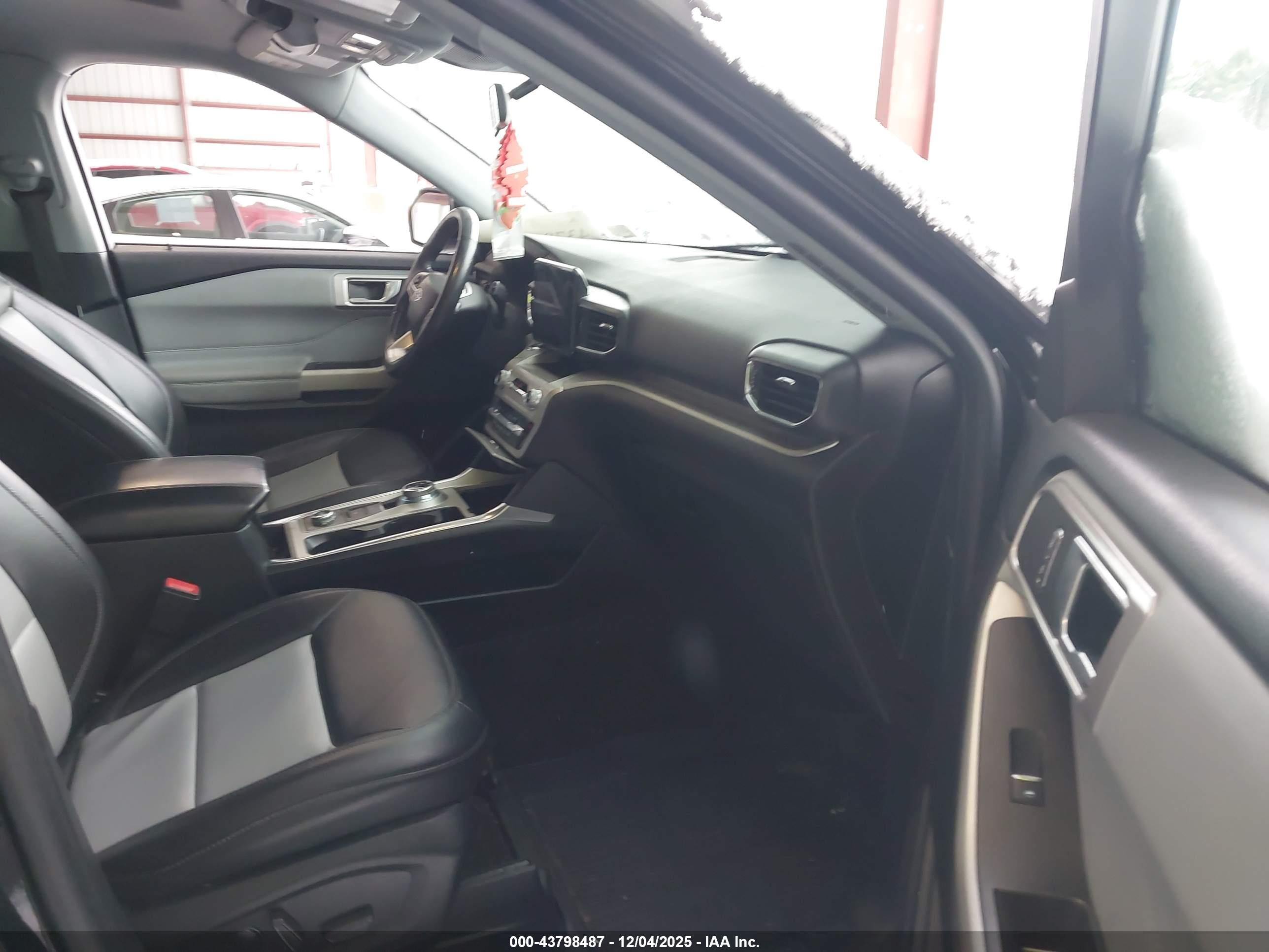 FORD EXPLORER image 5