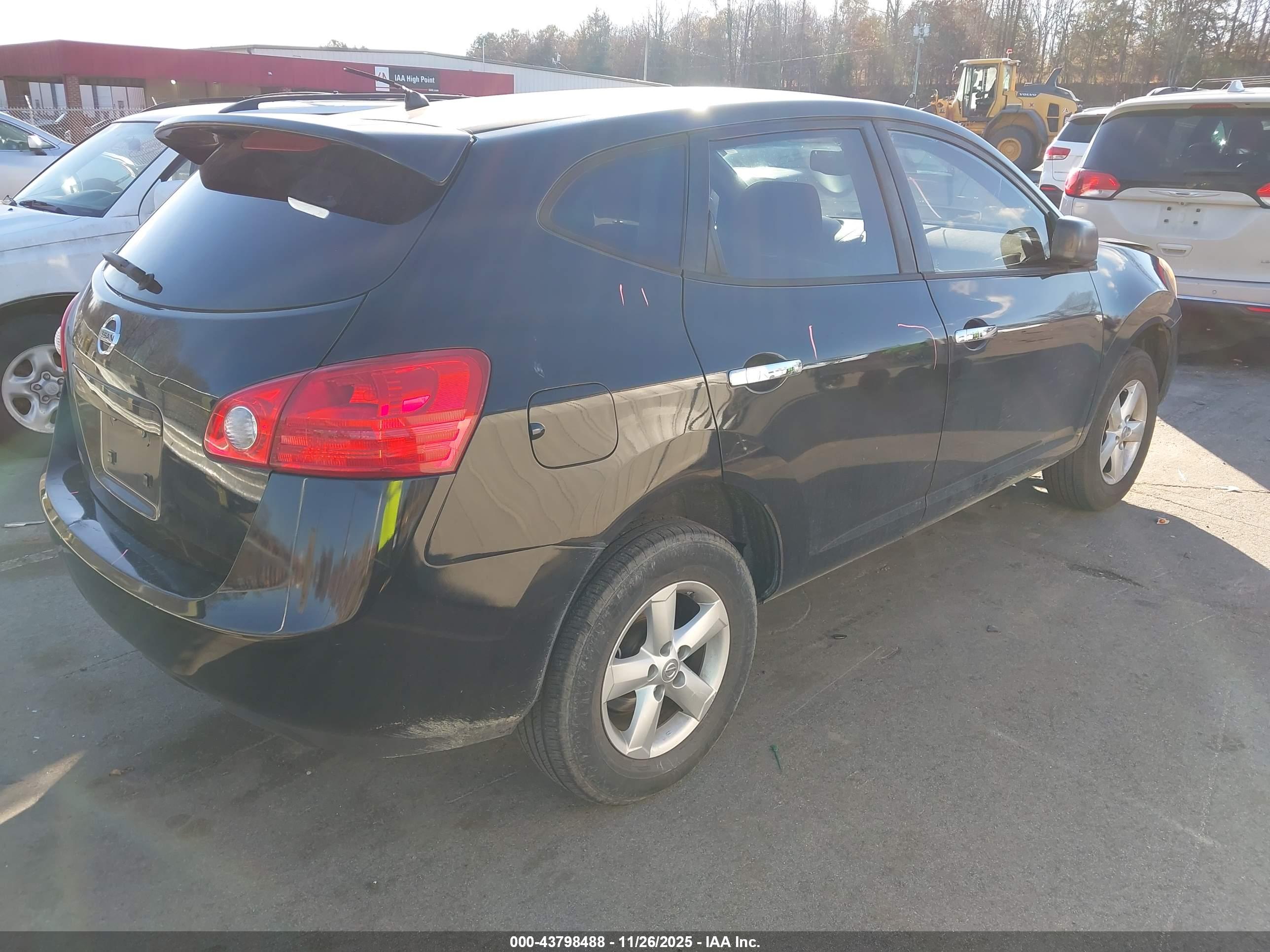 NISSAN ROGUE image 4