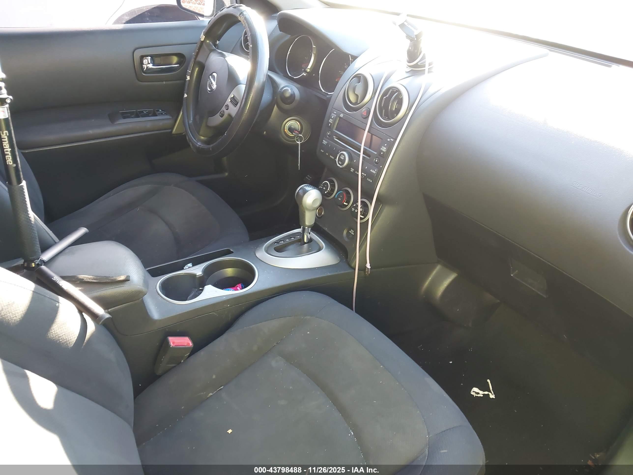 NISSAN ROGUE image 5