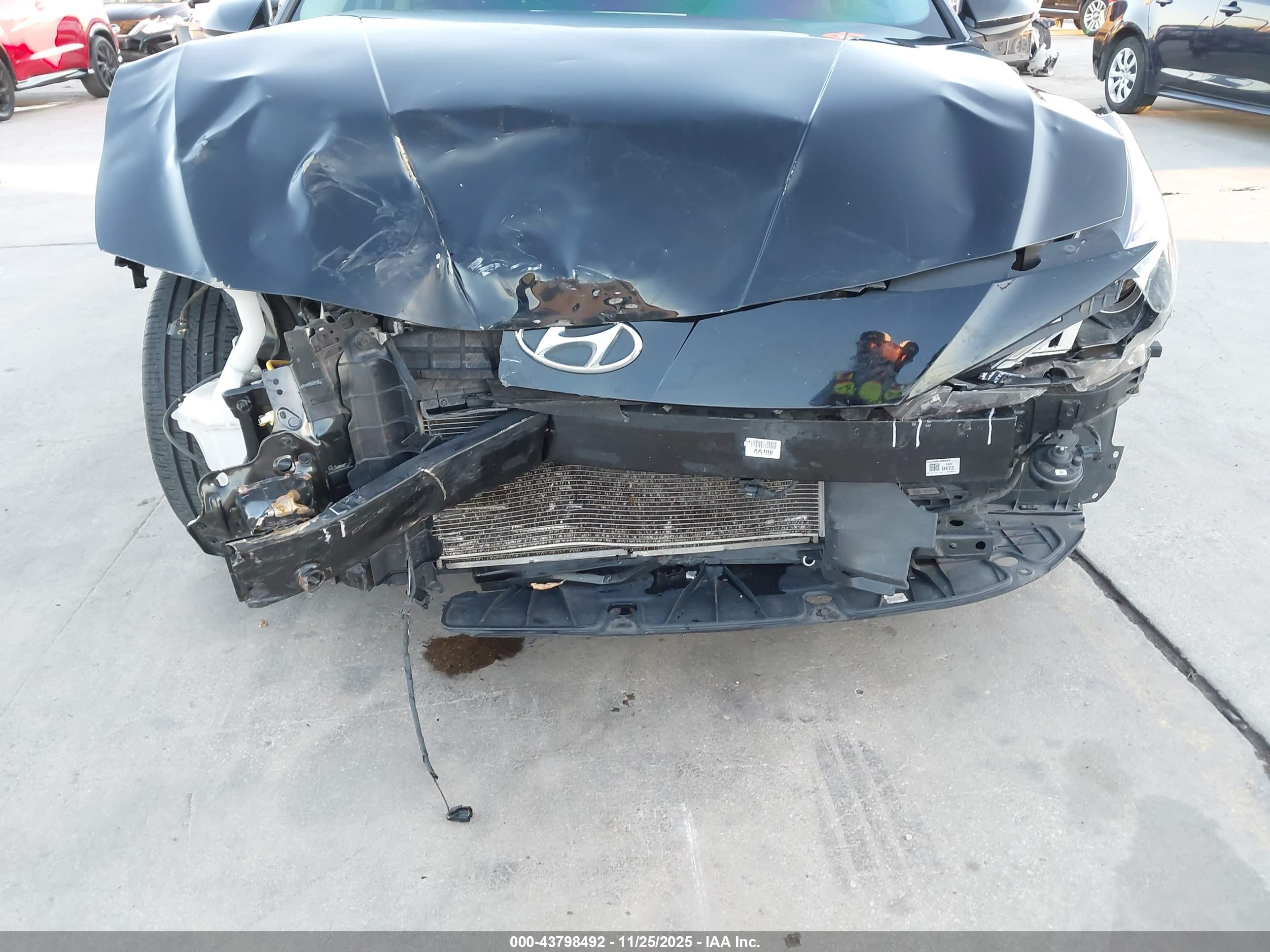 HYUNDAI ELANTRA image 6