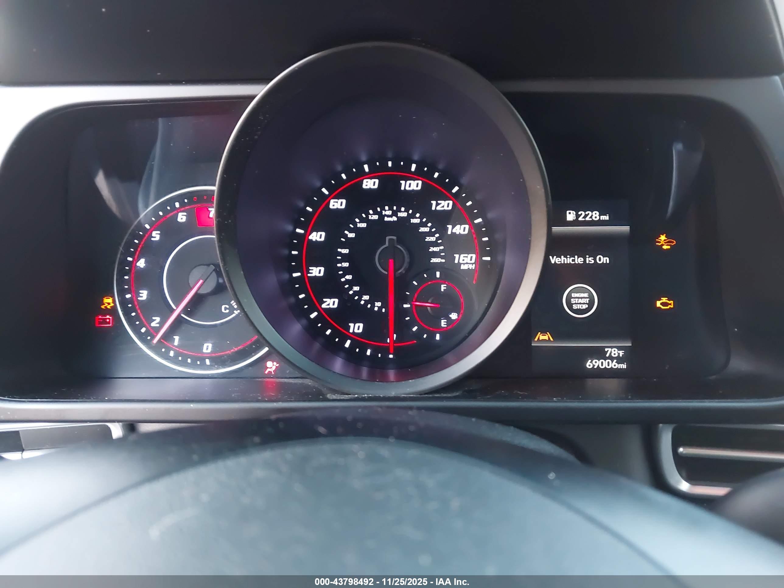 HYUNDAI ELANTRA image 7