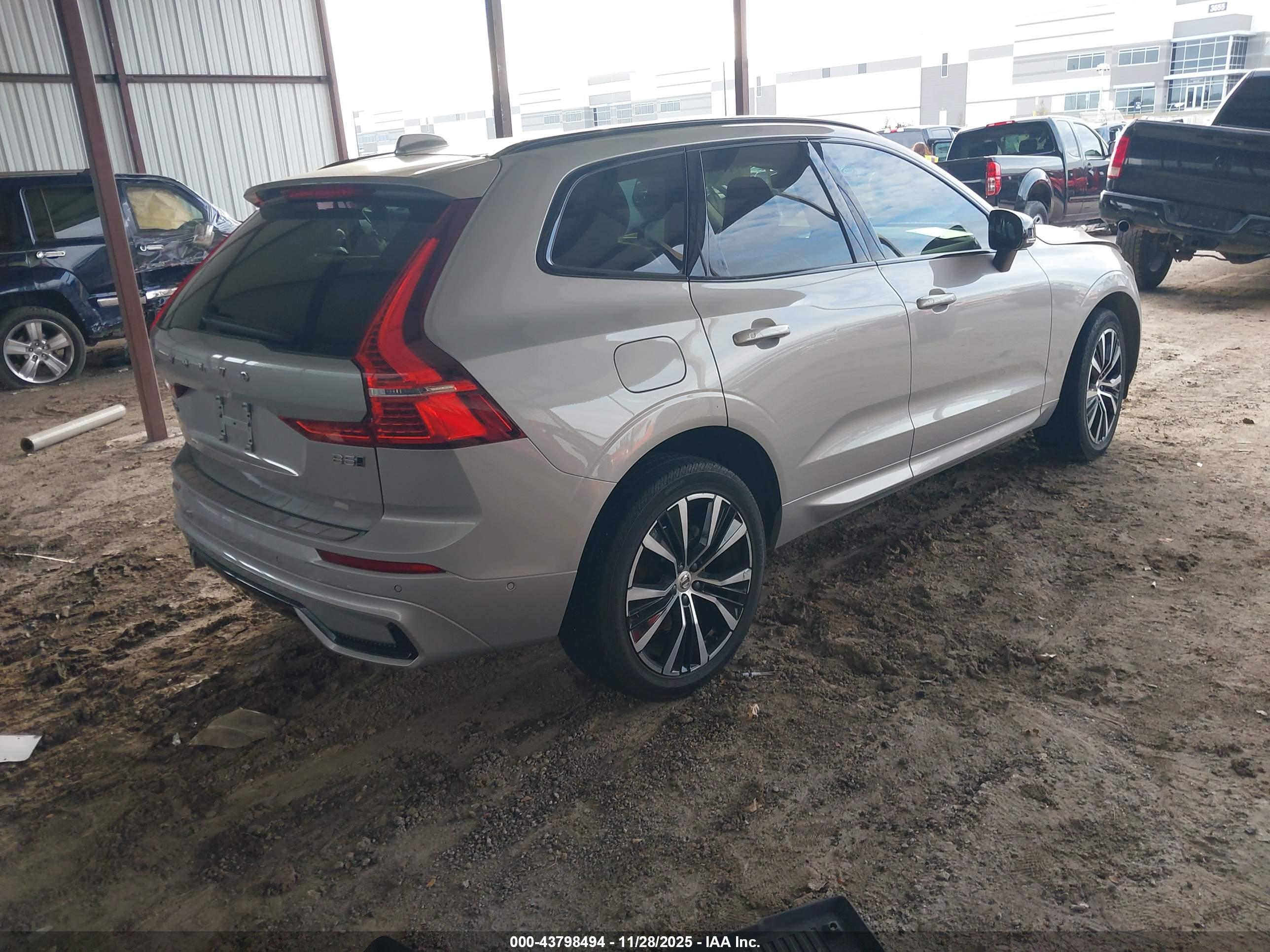 VOLVO XC60 image 4