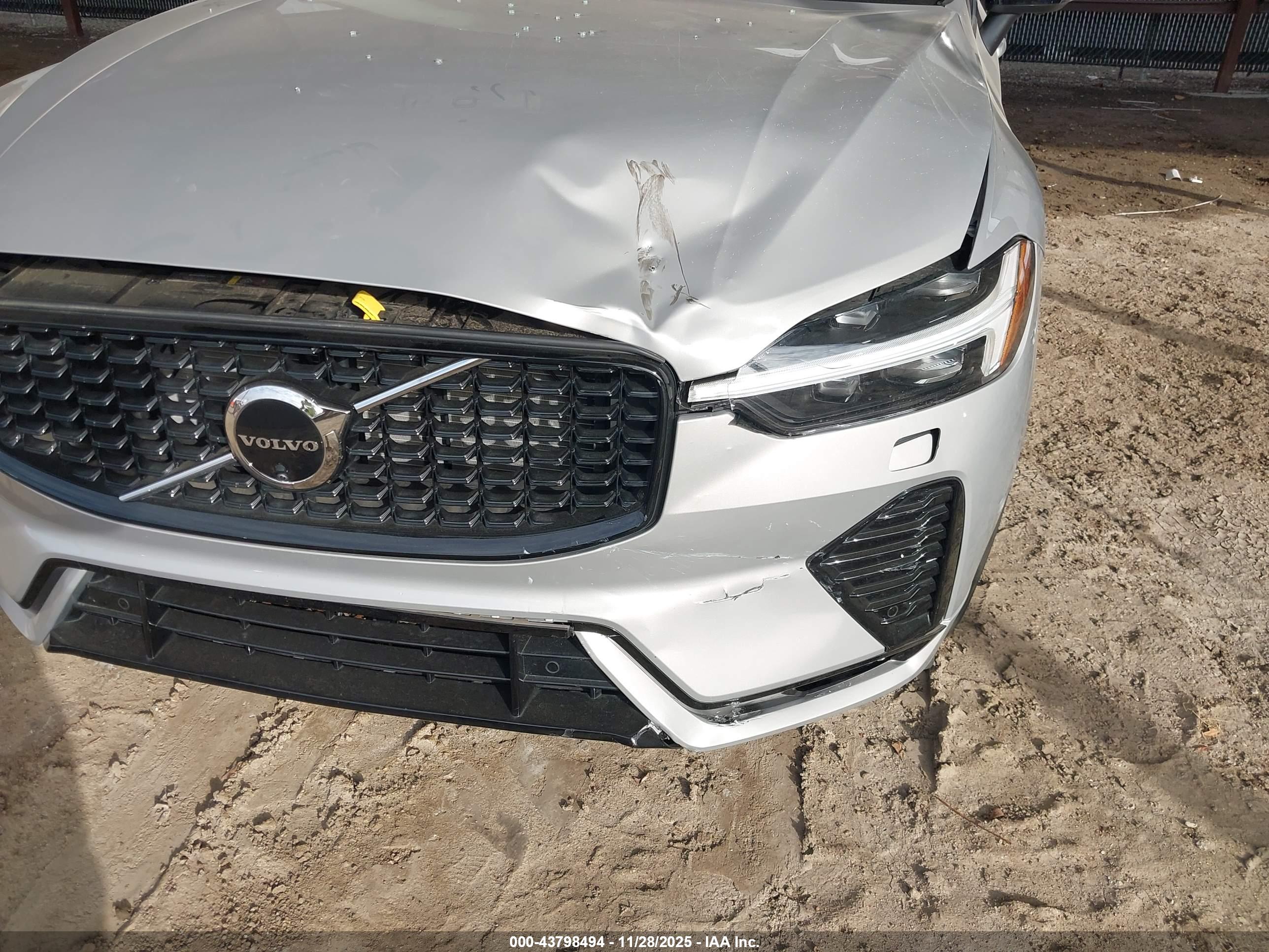 VOLVO XC60 image 6
