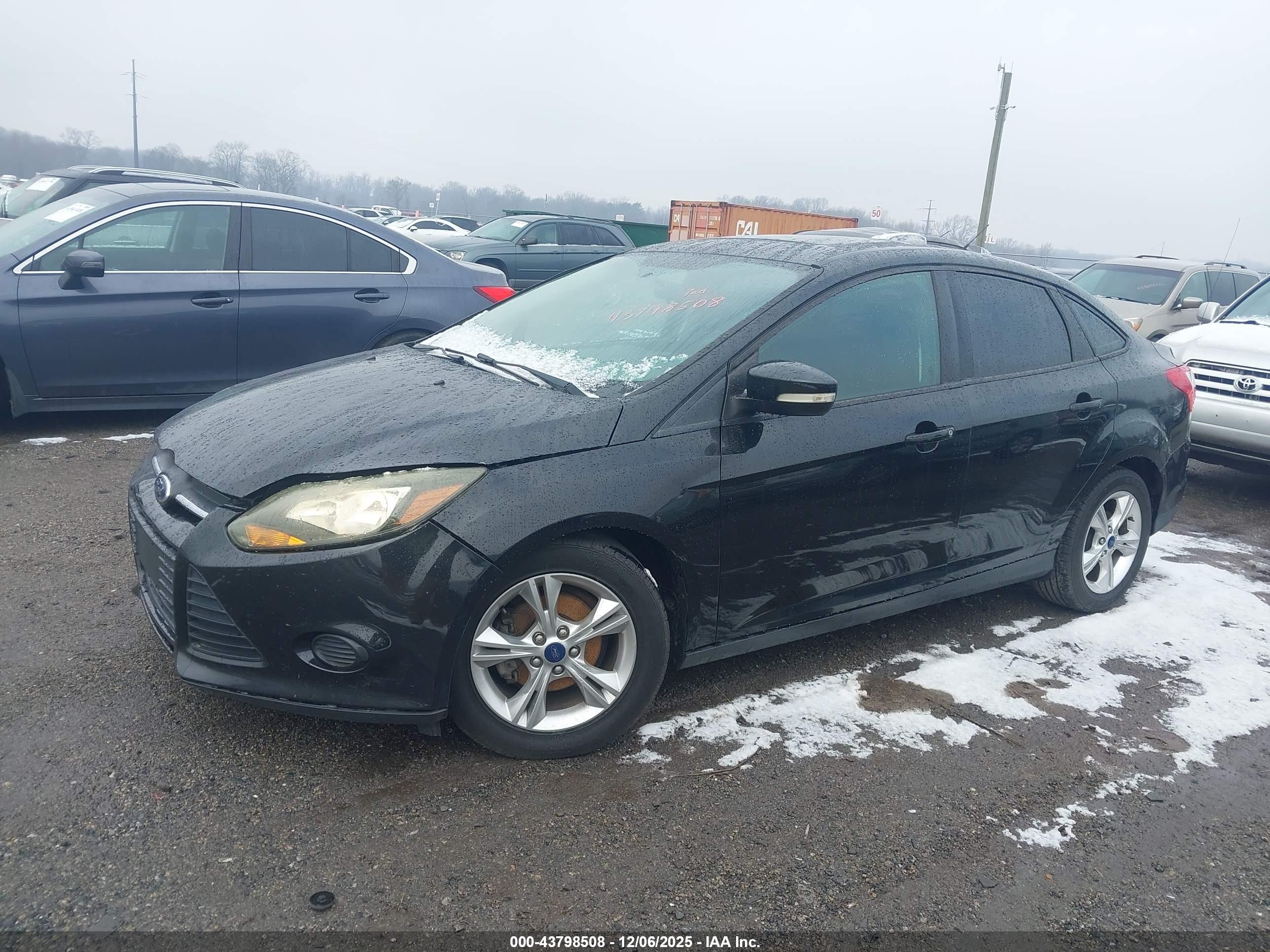 FORD FOCUS image 2