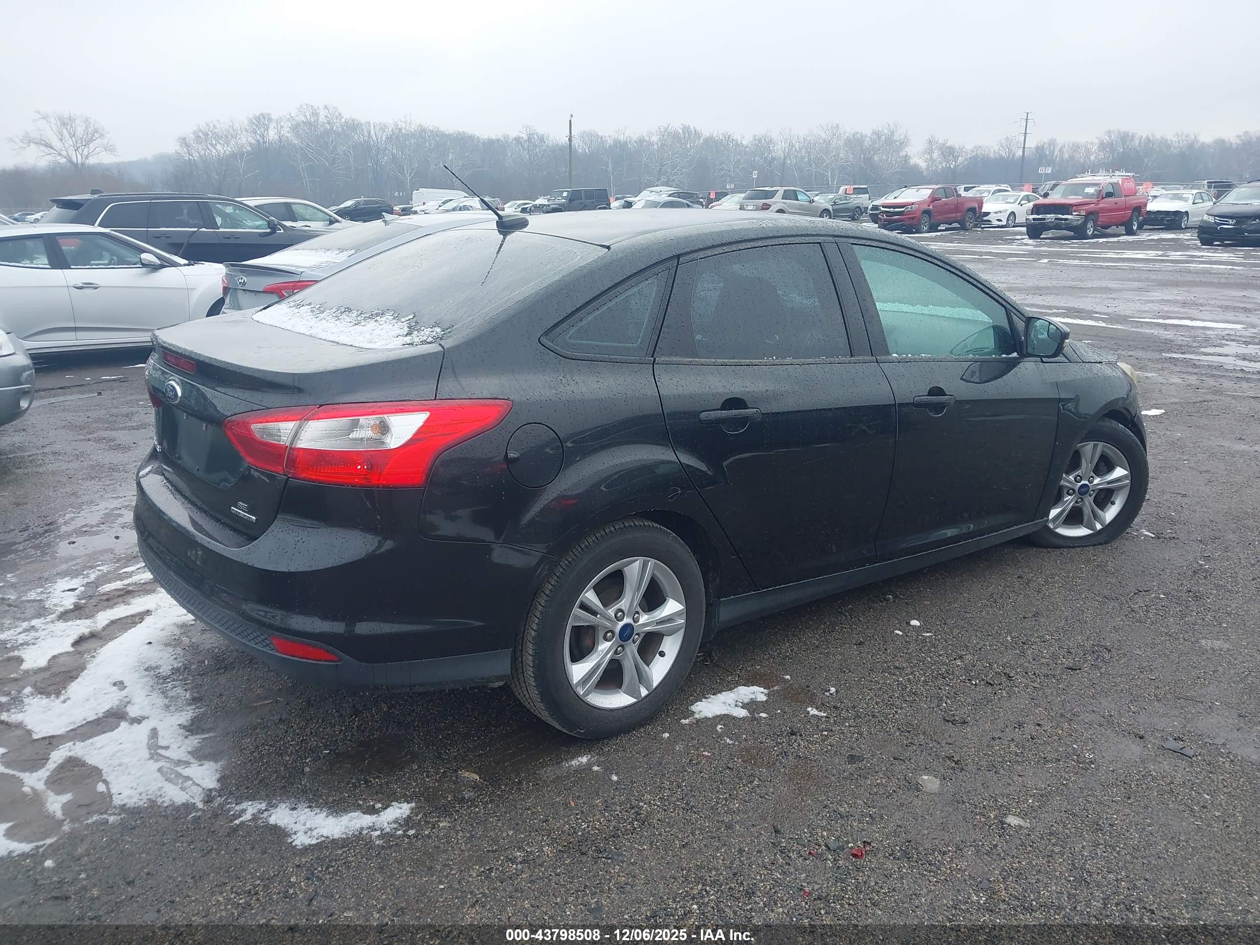 FORD FOCUS image 4