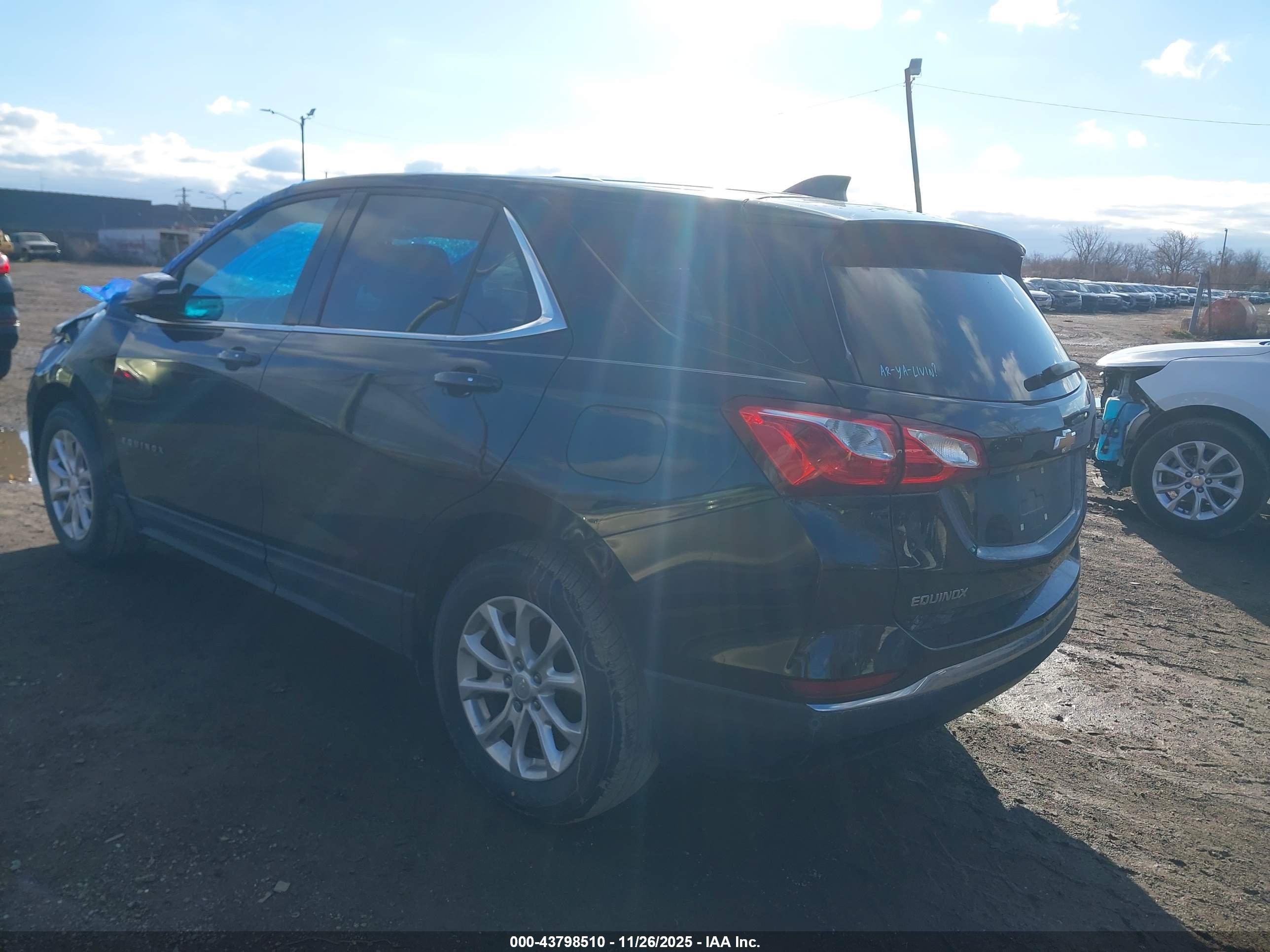 CHEVROLET EQUINOX image 3