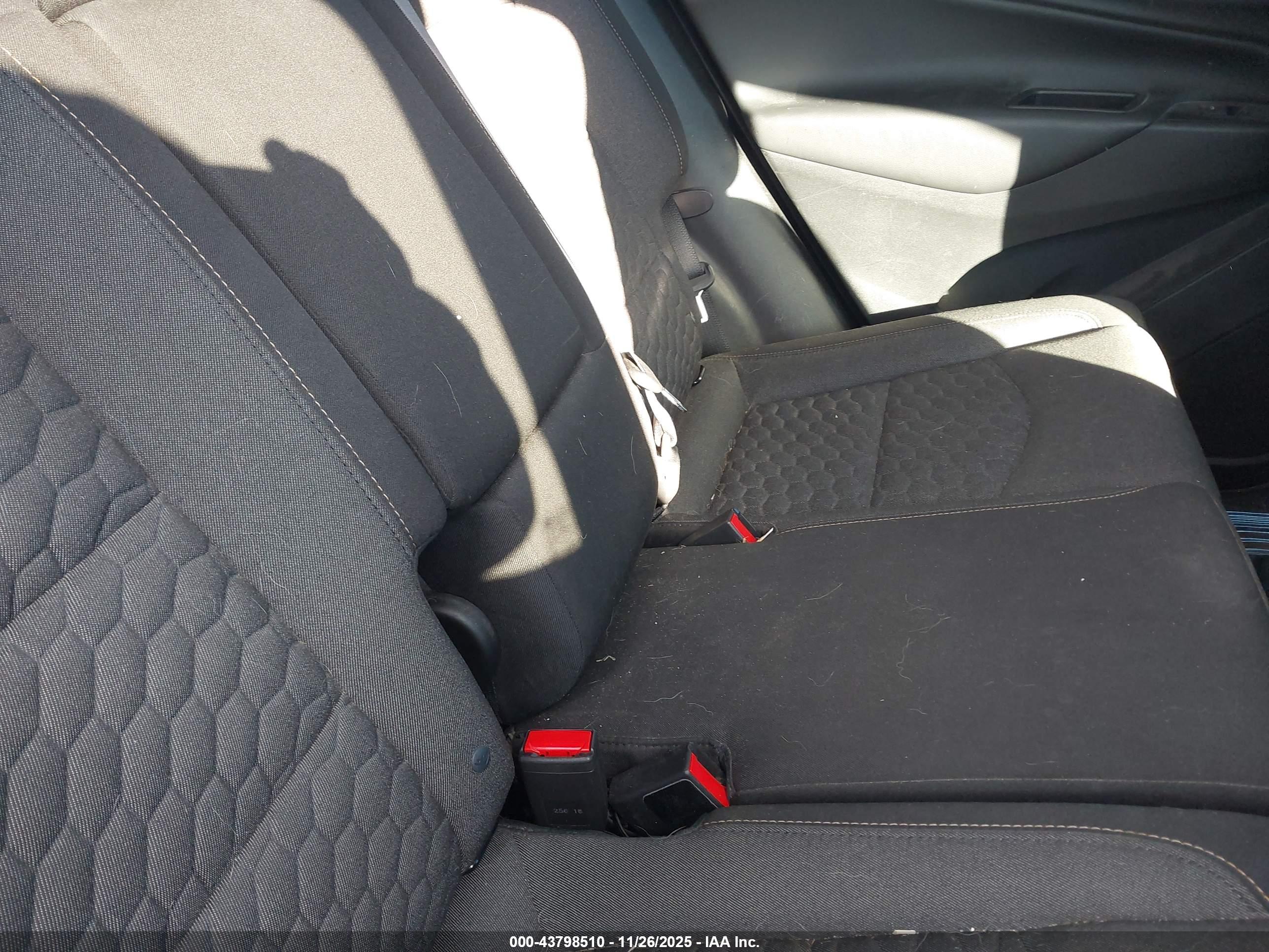 CHEVROLET EQUINOX image 8