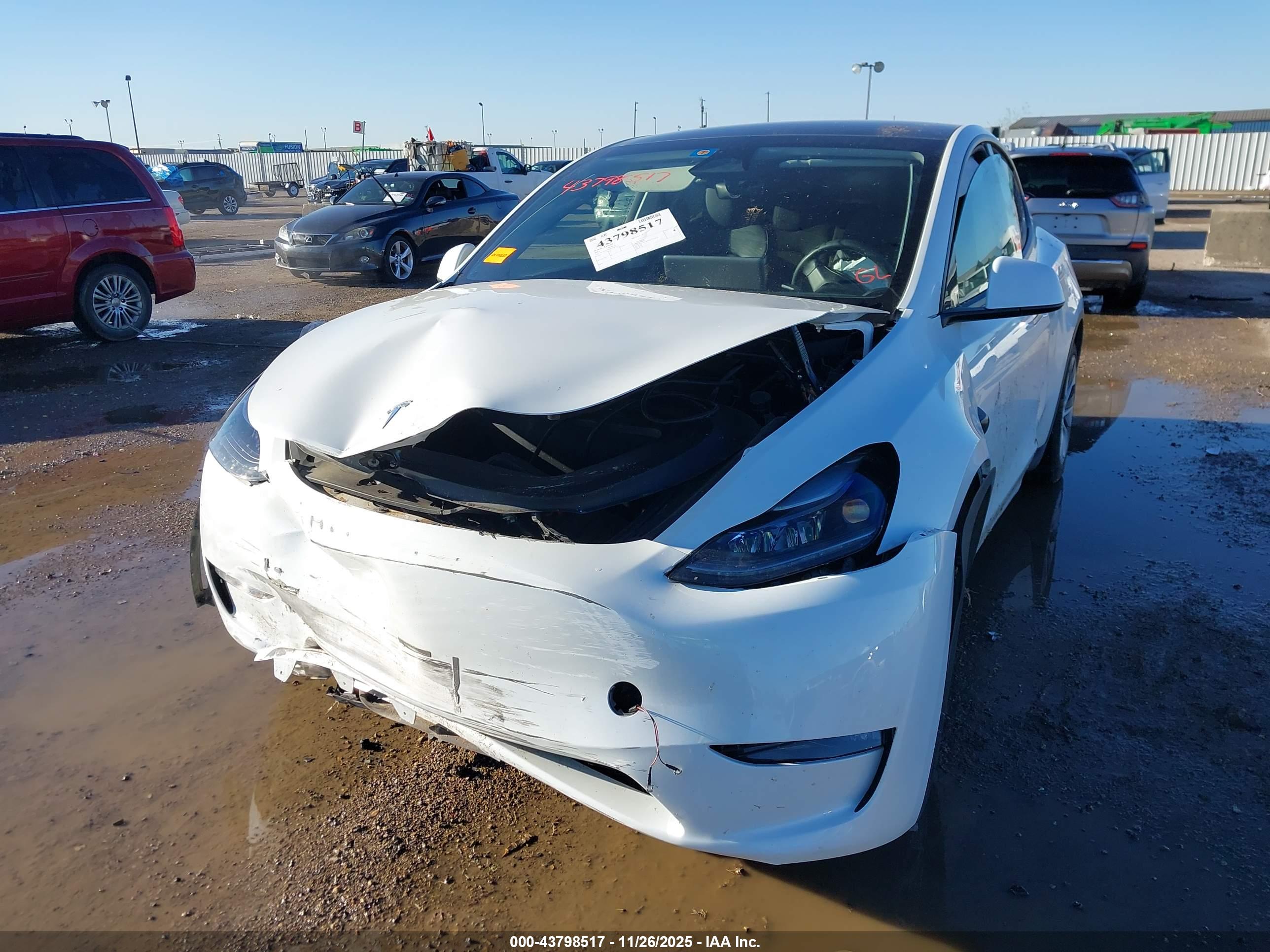 TESLA MODEL image 6