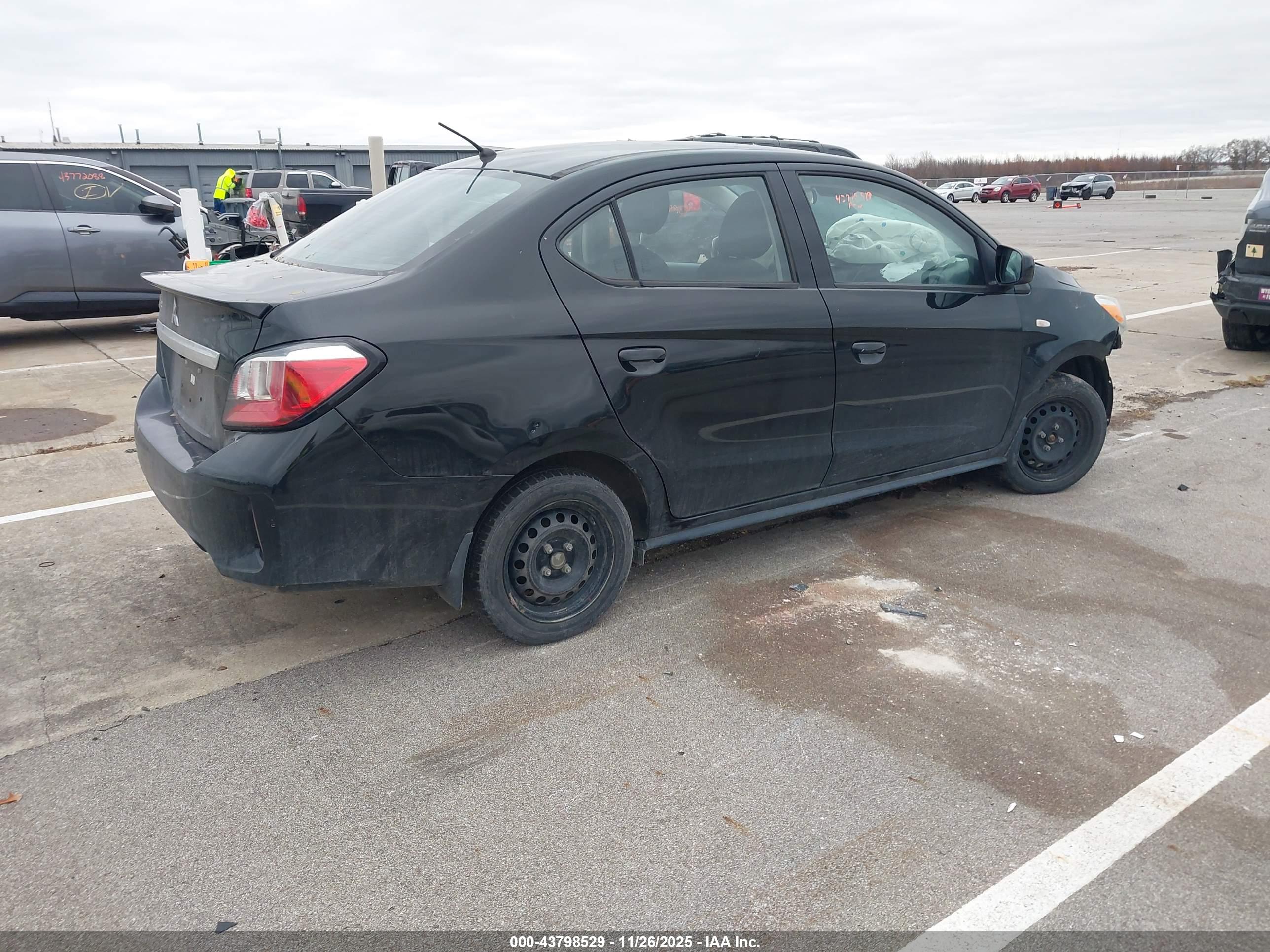 MITSUBISHI MIRAGE image 4