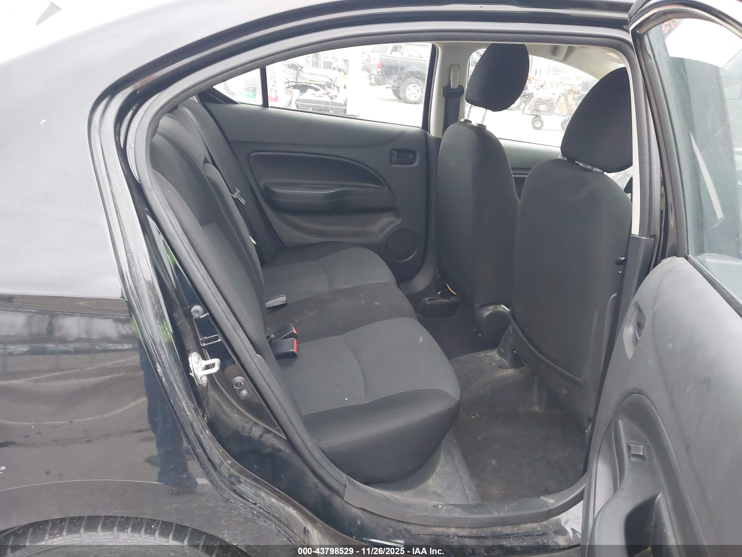 MITSUBISHI MIRAGE image 8