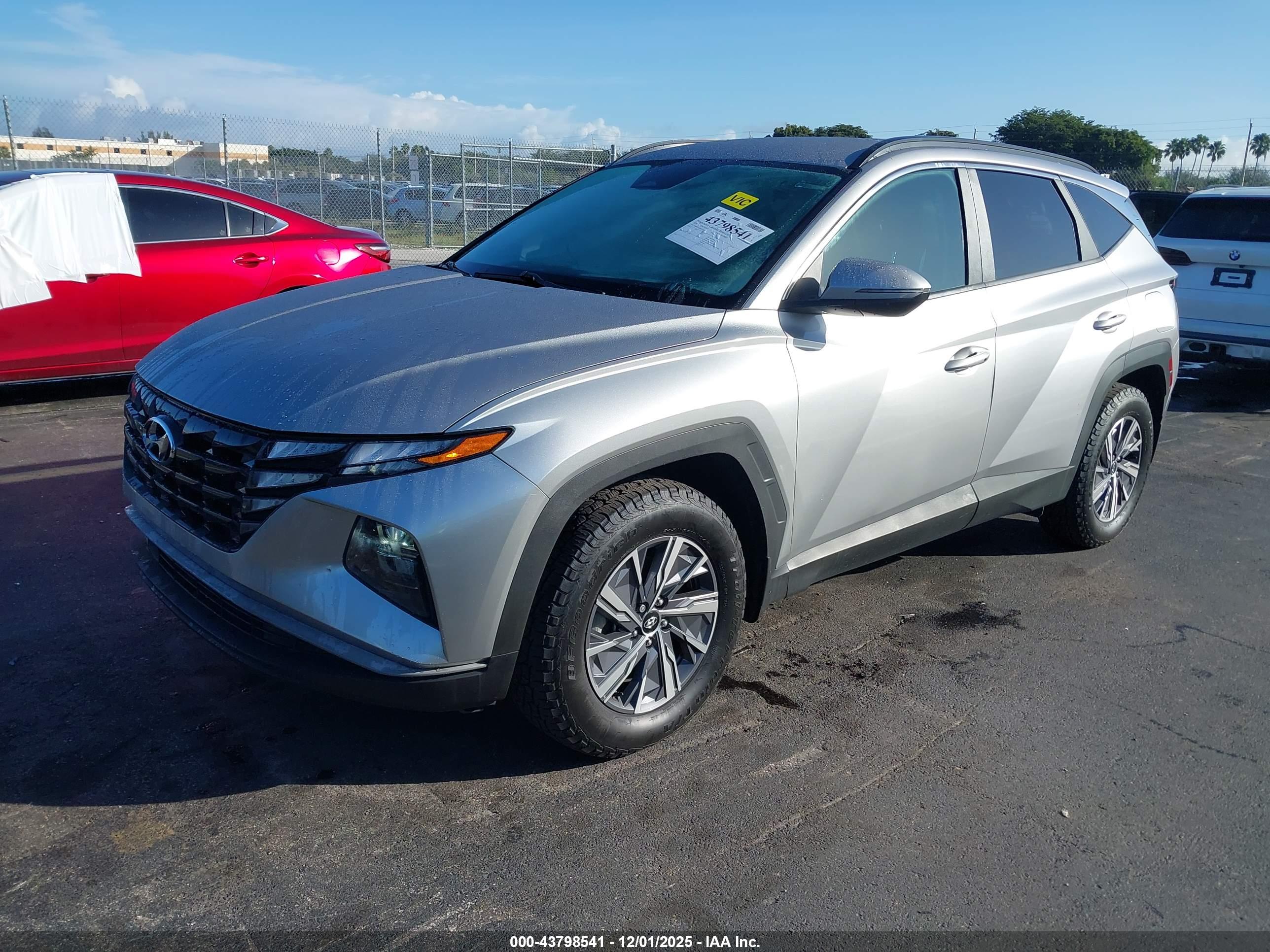 HYUNDAI TUCSON image 2