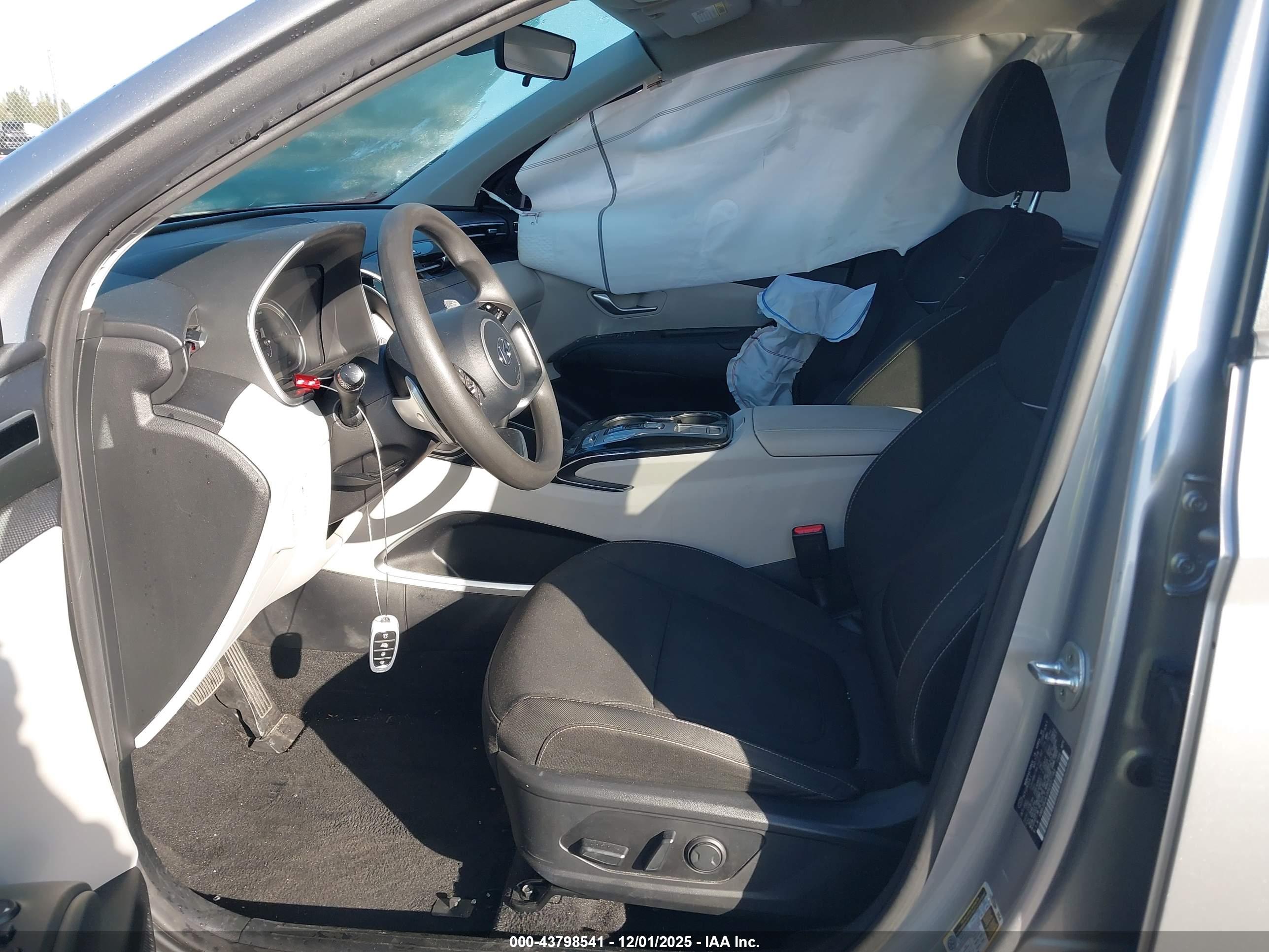 HYUNDAI TUCSON image 5