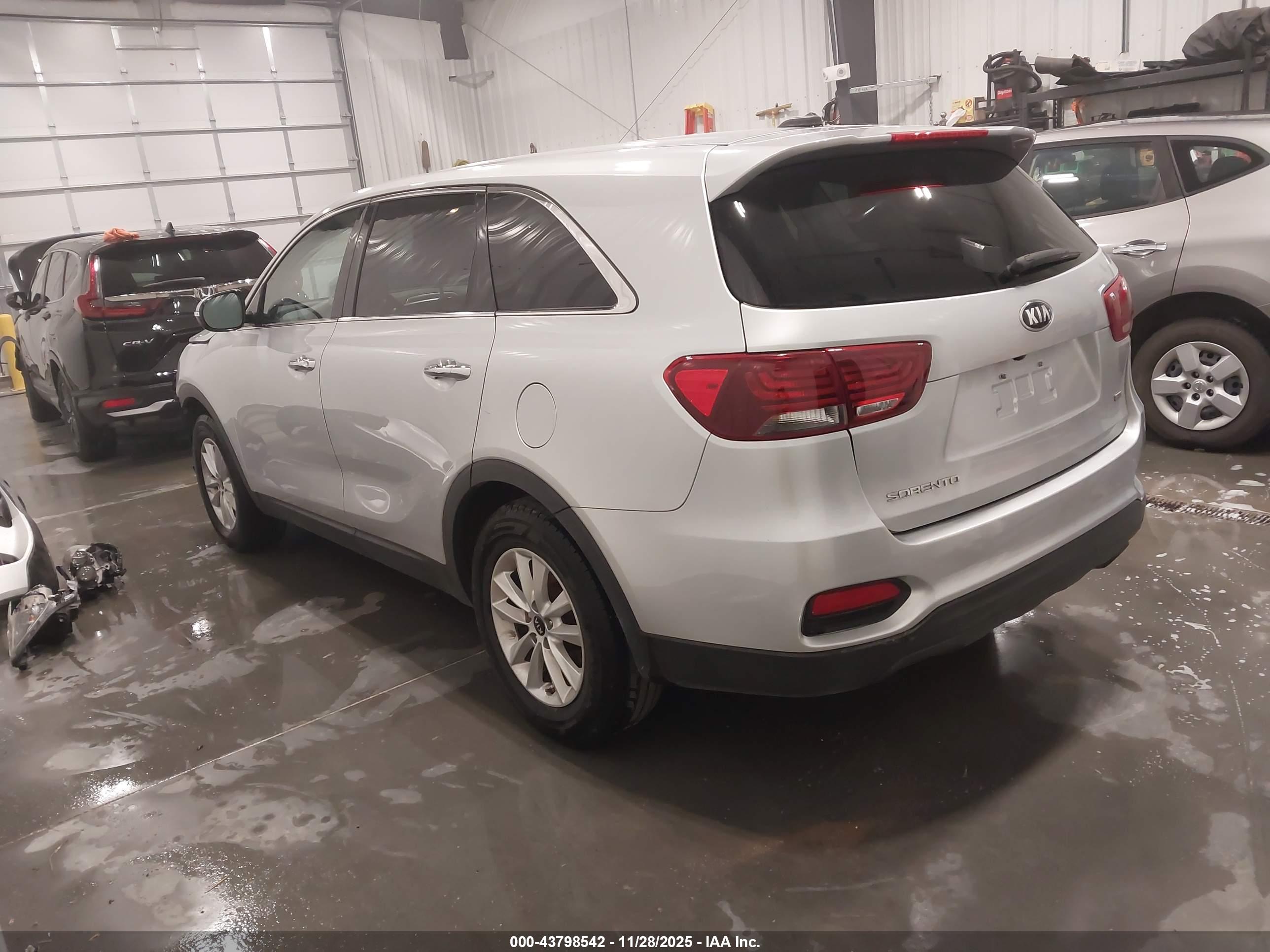 KIA SORENTO image 3