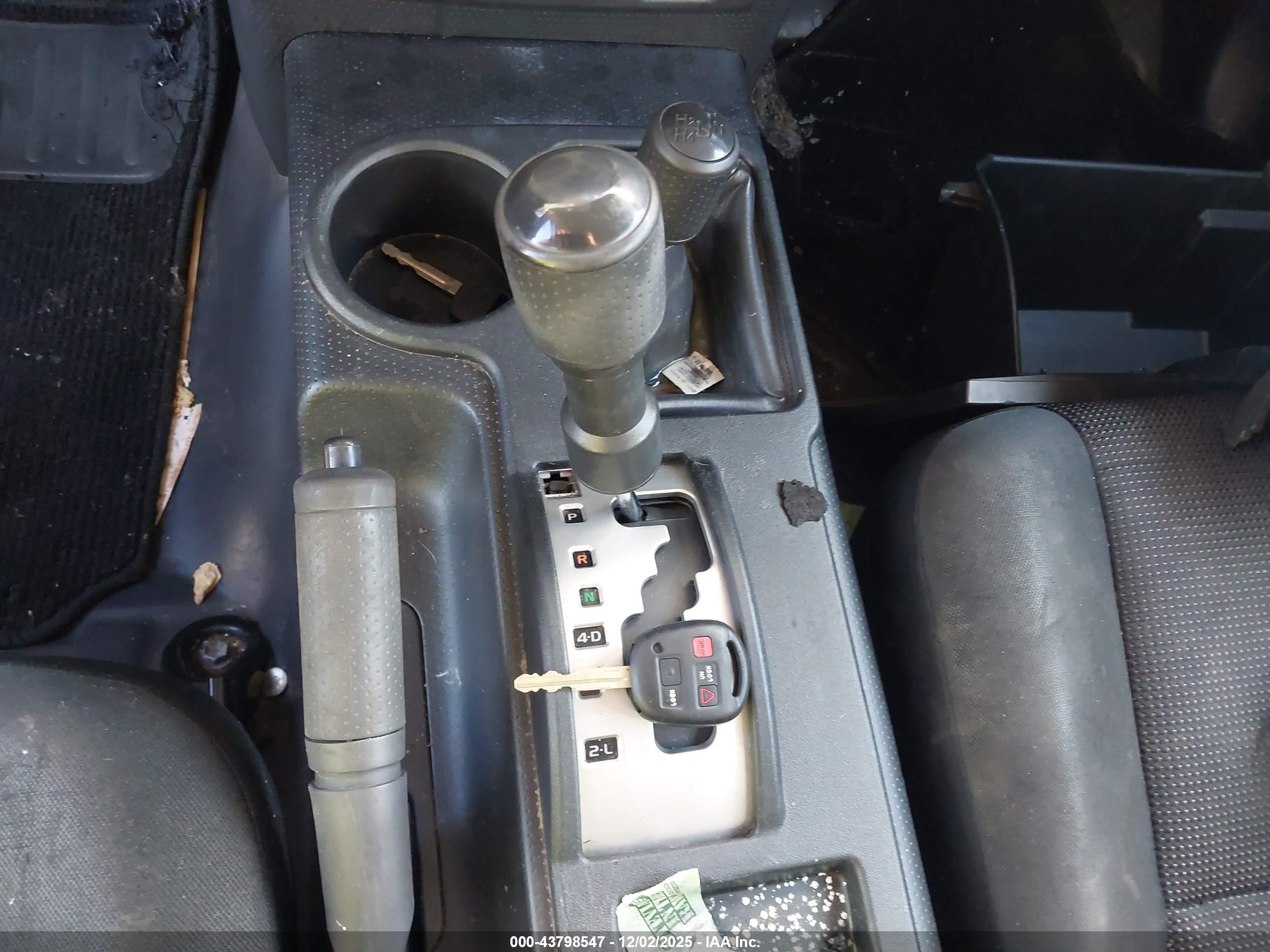TOYOTA FJ image 11