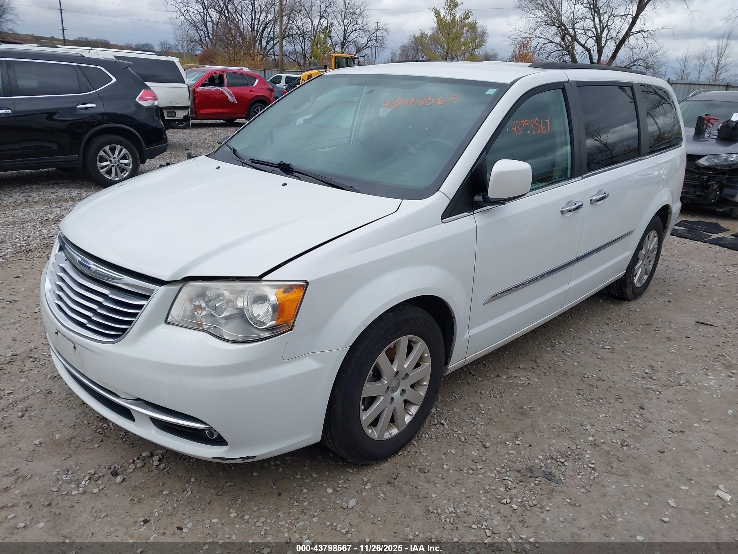 CHRYSLER TOWN image 2