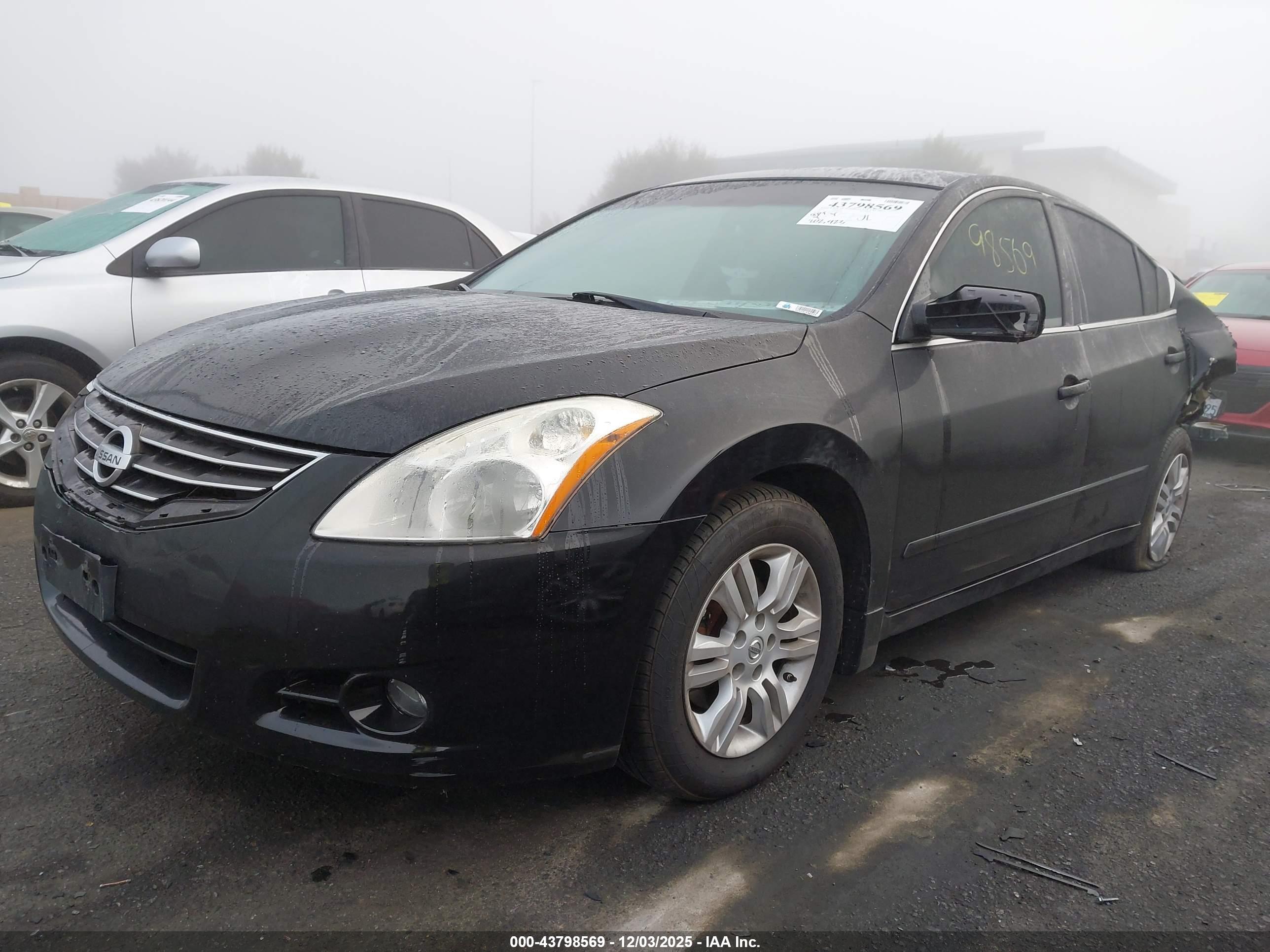 NISSAN ALTIMA image 2