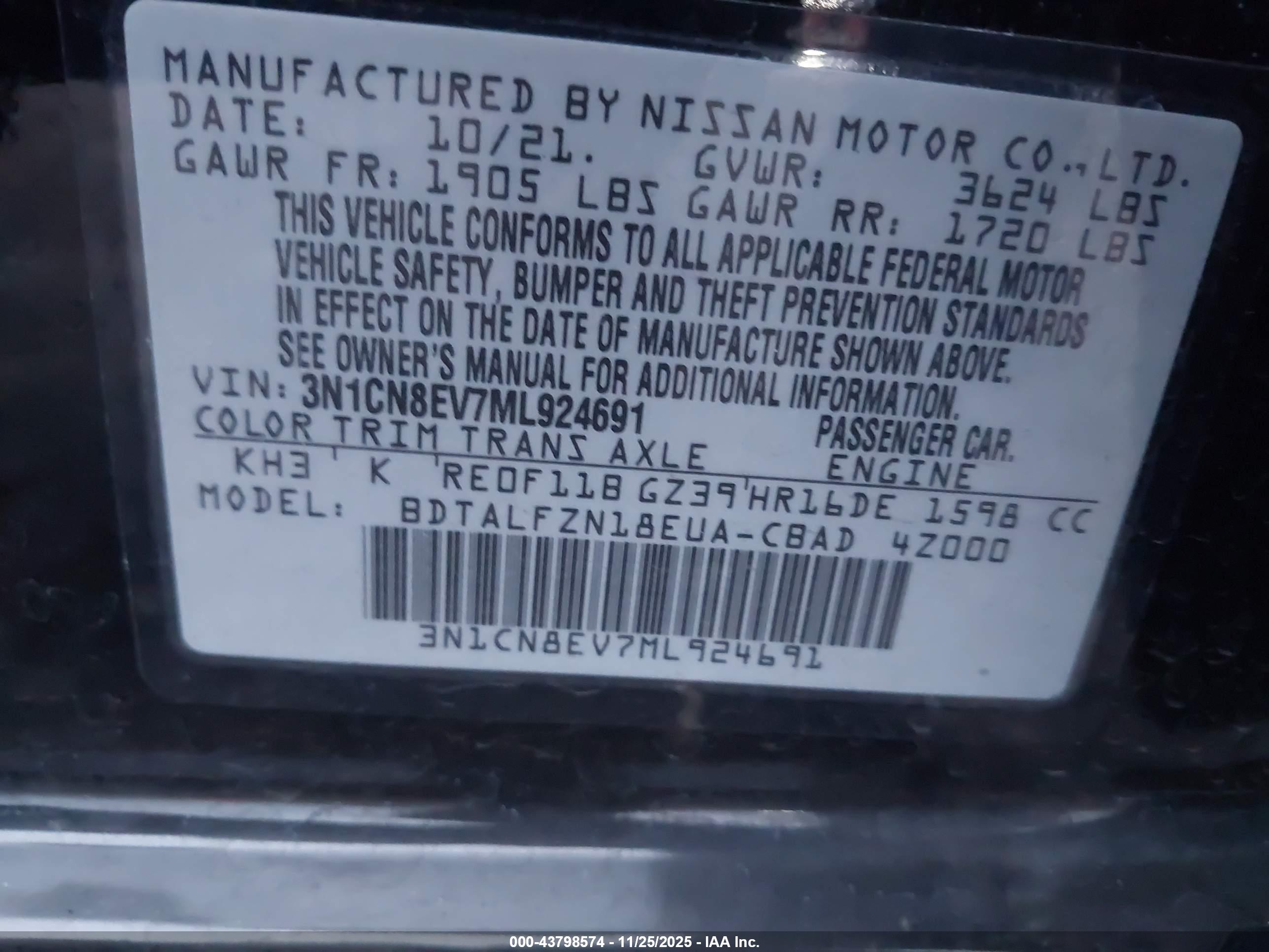 NISSAN VERSA image 9