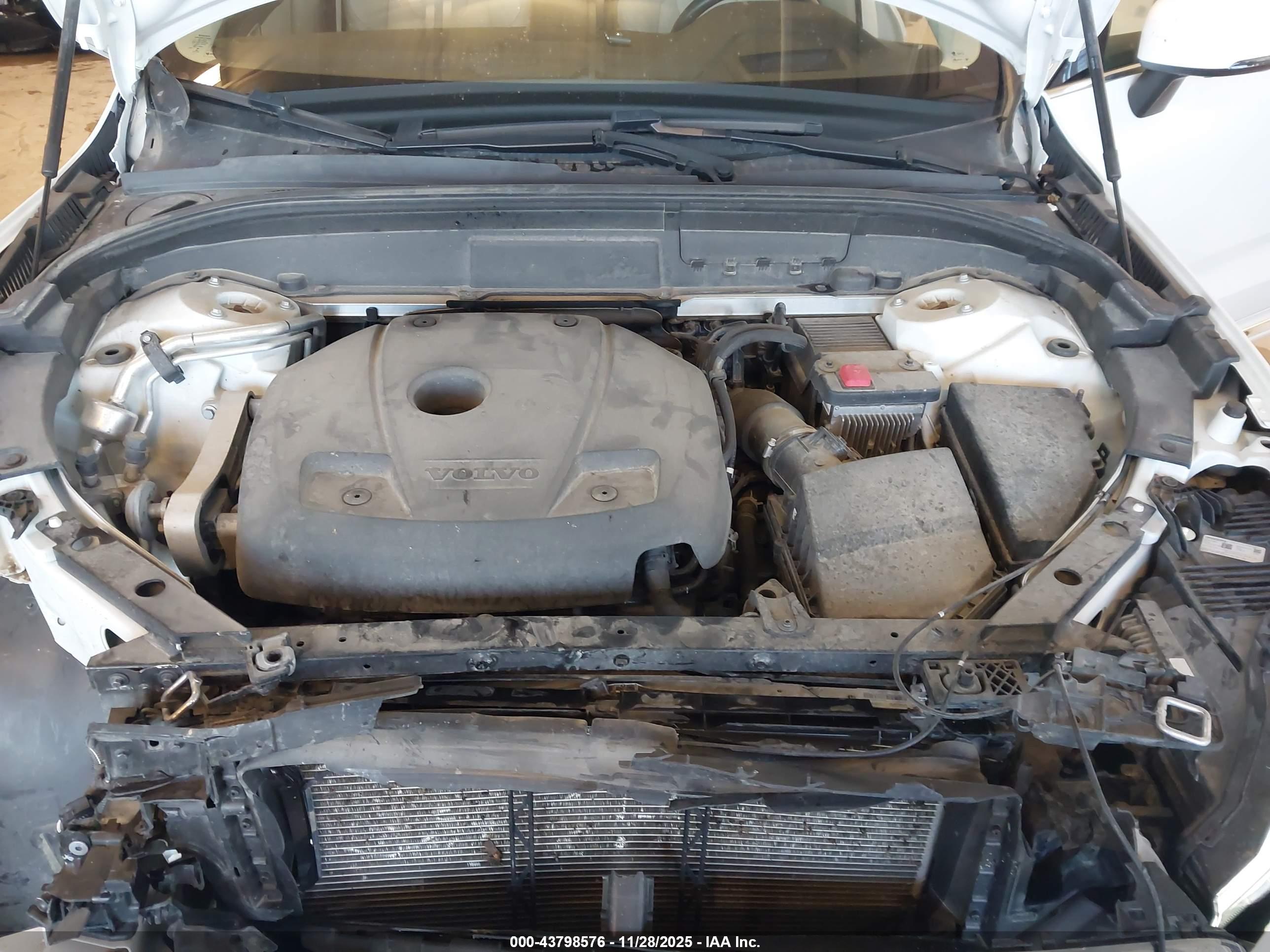 VOLVO XC60 image 10