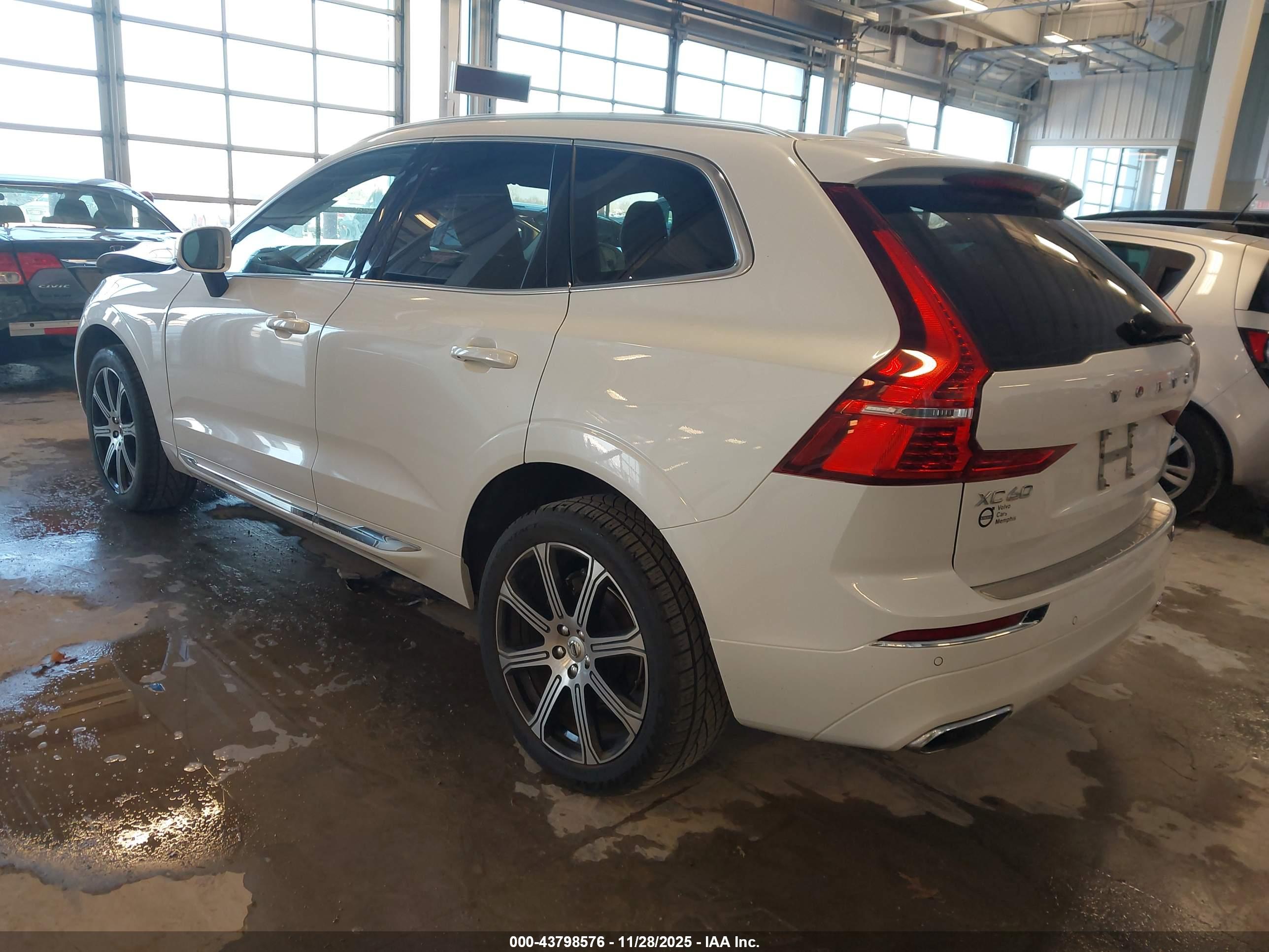 VOLVO XC60 image 3